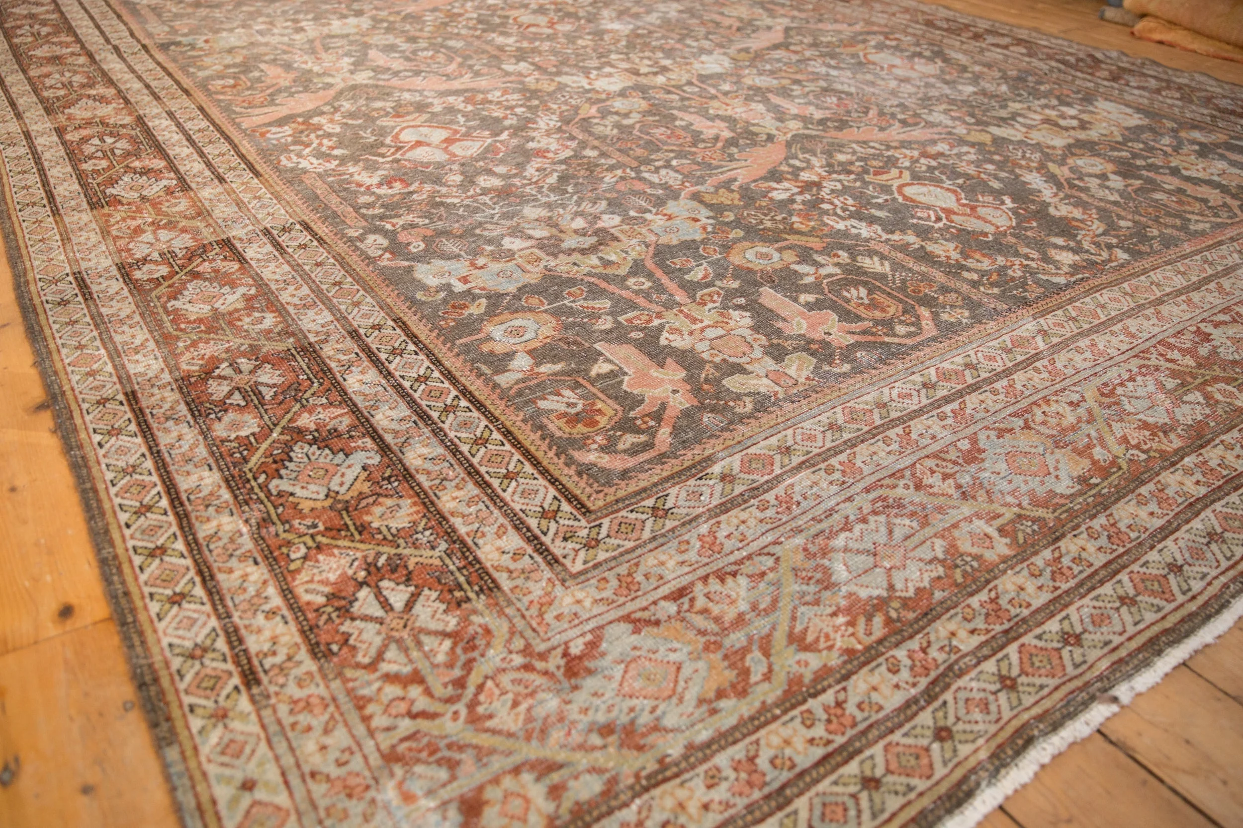 10.5x14.5 Vintage Distressed Mahal Carpet - Image 4