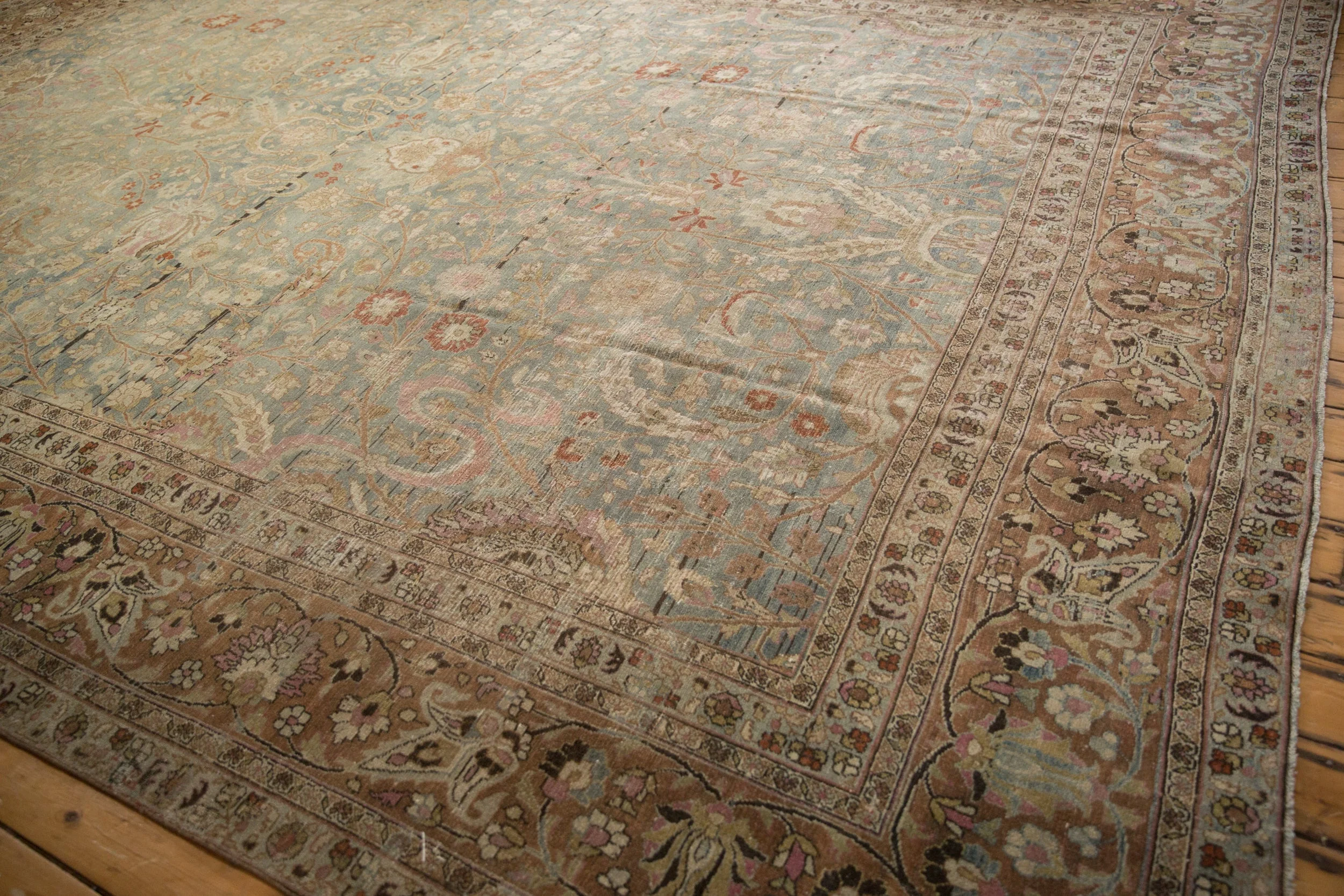 11.5x16 Vintage Distressed Meshed Carpet - Image 10