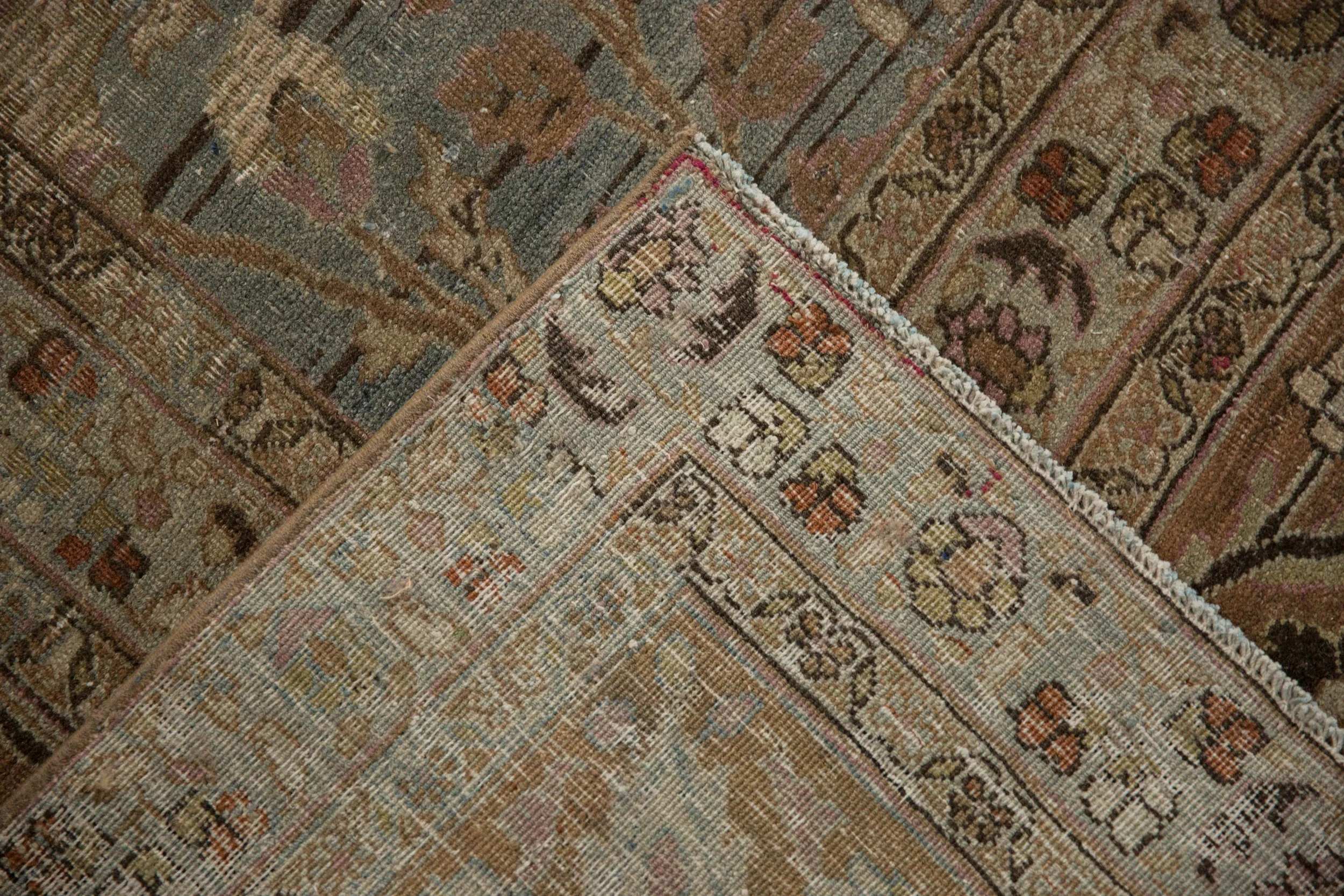 11.5x16 Vintage Distressed Meshed Carpet - Image 16