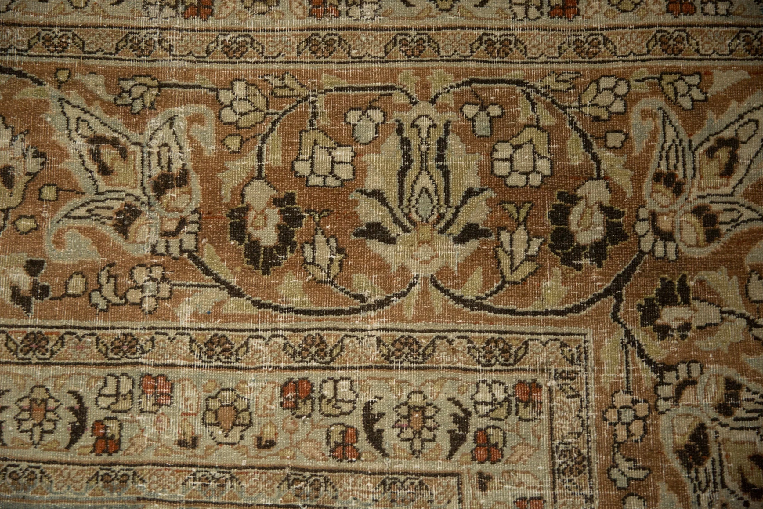11.5x16 Vintage Distressed Meshed Carpet - Image 3