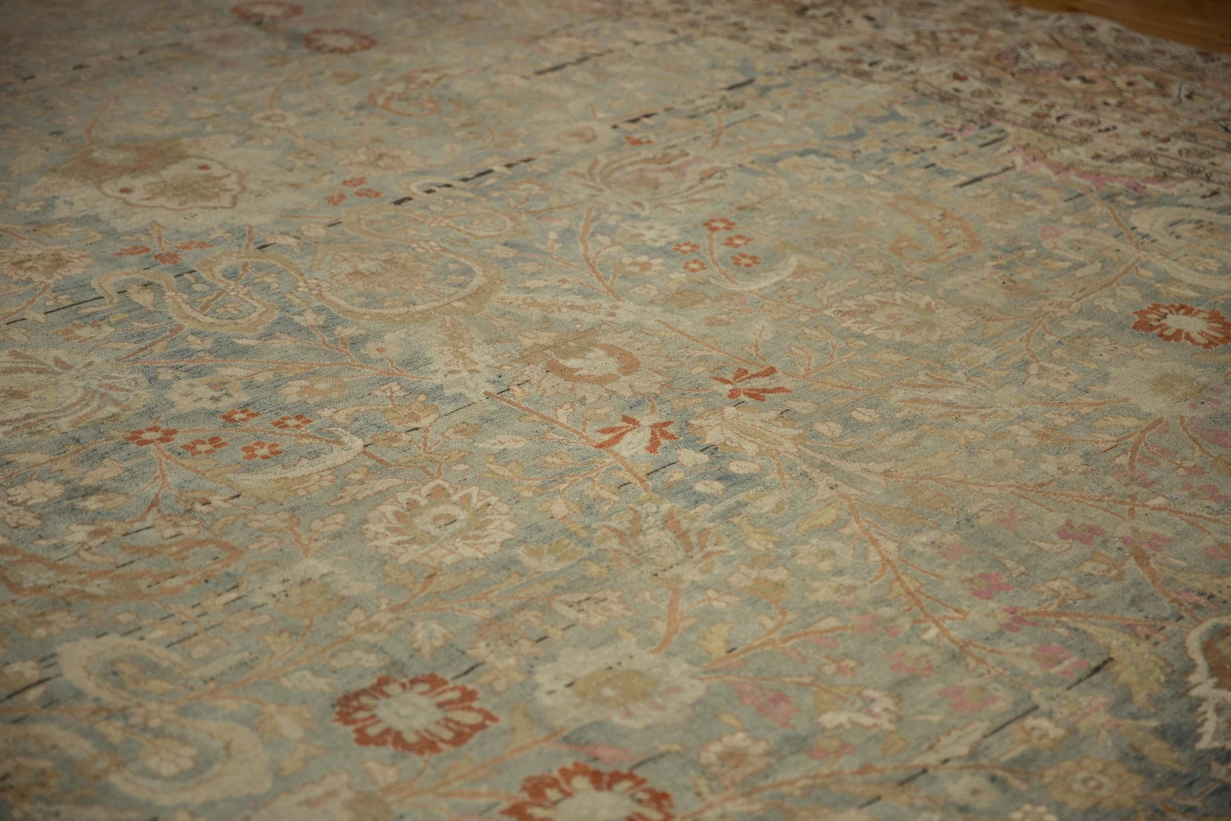 11.5x16 Vintage Distressed Meshed Carpet - Image 5