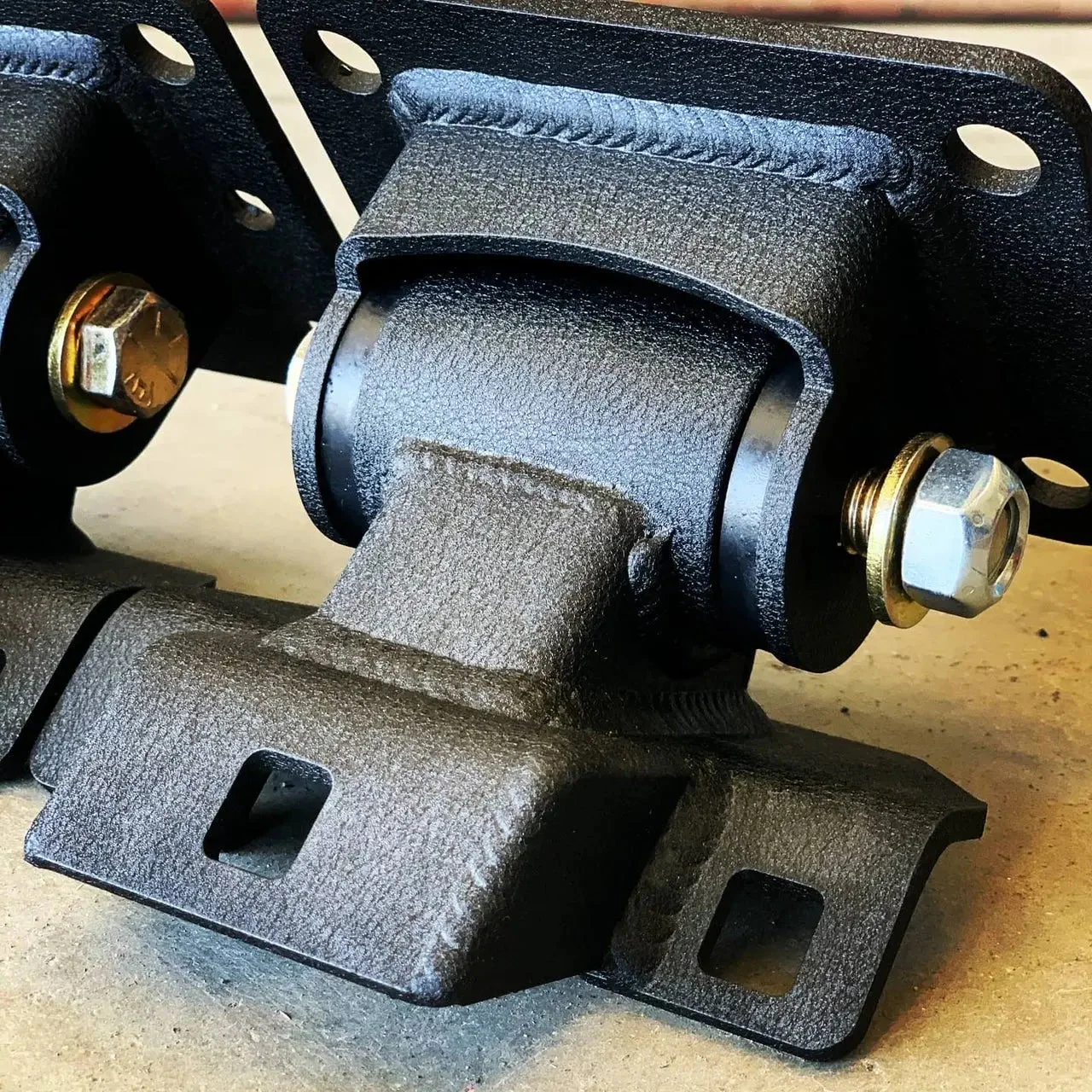 2007-2013 Chevy / GMC - 1500 4.8L, 5.3L, 6.0L and 6.2L - Tahoe - Escalade Fabricated Motor Mounts - Image 3