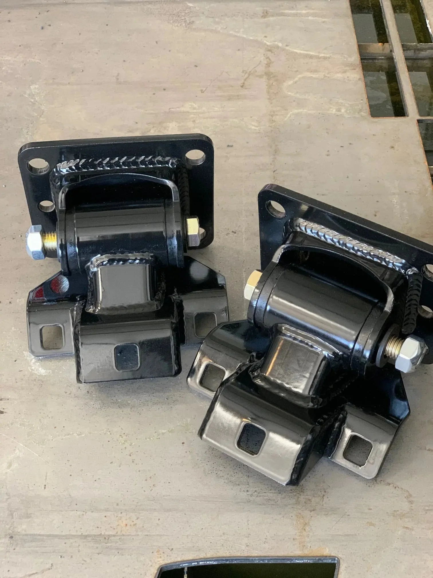 2007-2013 Chevy / GMC - 1500 4.8L, 5.3L, 6.0L and 6.2L - Tahoe - Escalade Fabricated Motor Mounts - Image 5
