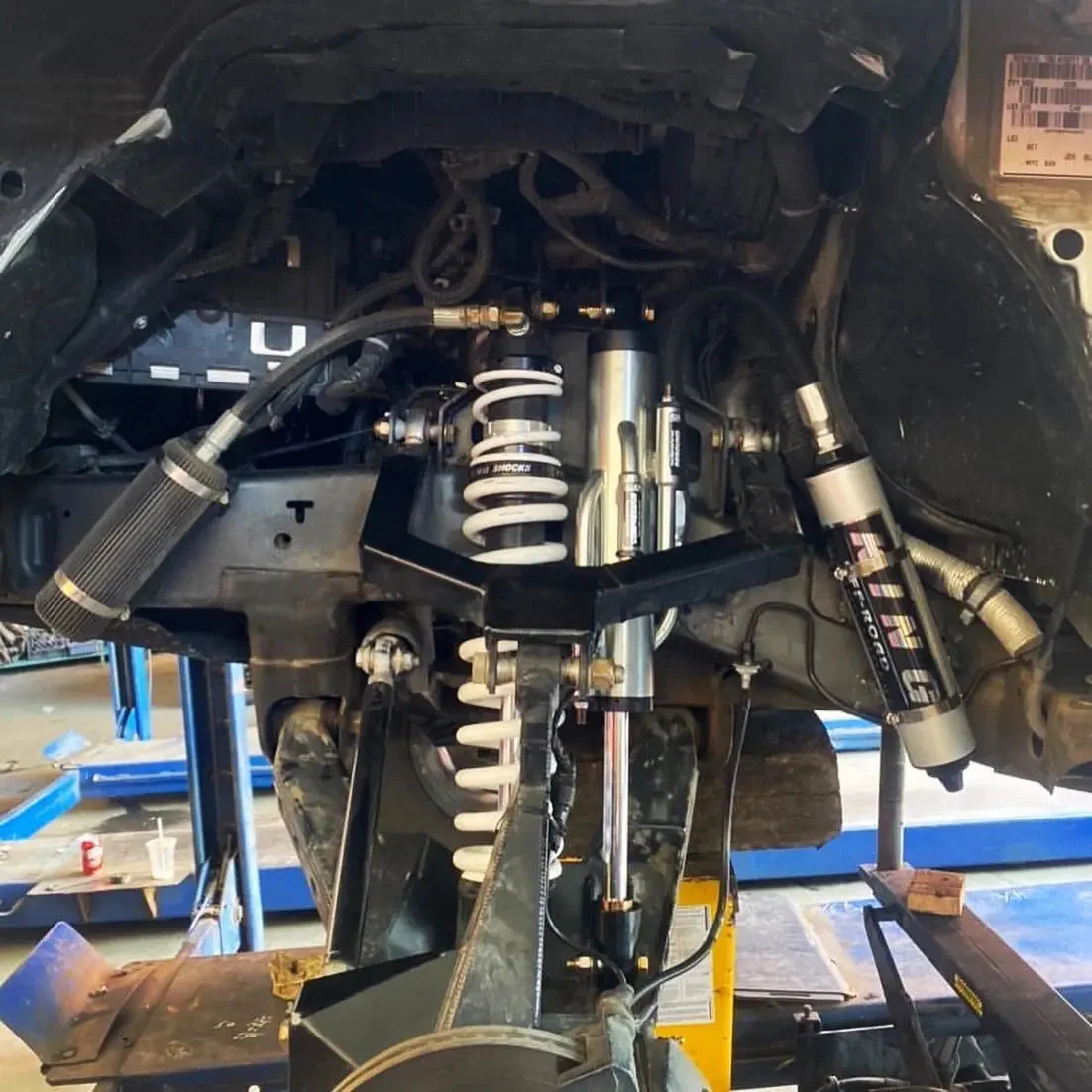 2007-2018 Chevy / GMC - GMT900 1500 - Race Long Travel Kit - Image 2