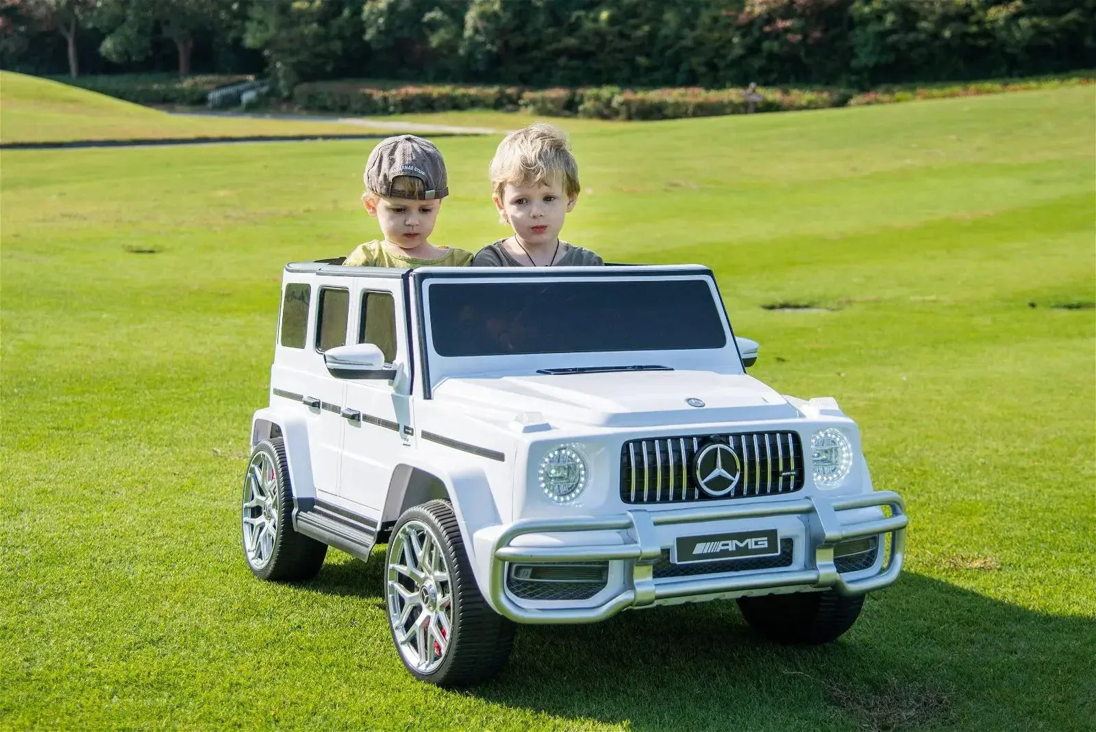 24V 4x4 Mercedes Benz G63 AMG 2 Seater G Wagon Ride on Car - Image 4