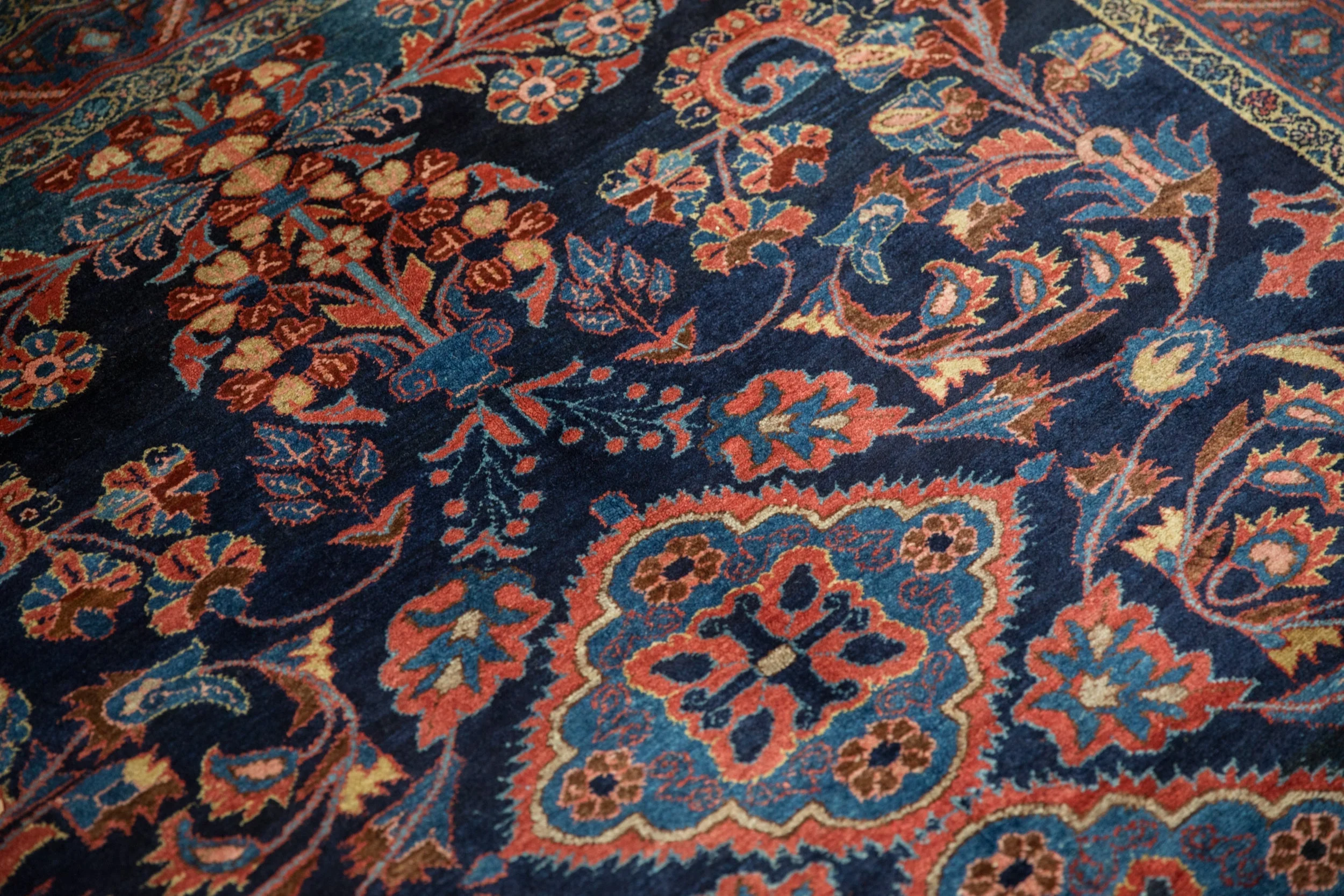 5.5x7.5 Vintage Fine Lilihan Carpet - Image 13