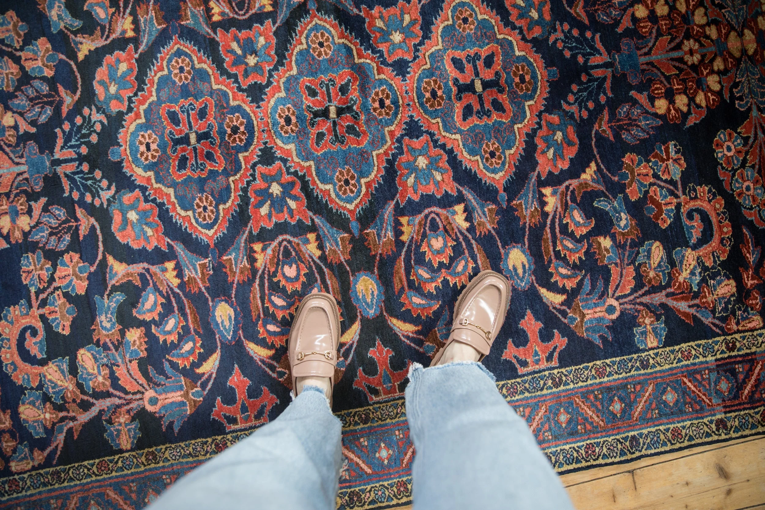 5.5x7.5 Vintage Fine Lilihan Carpet - Image 2
