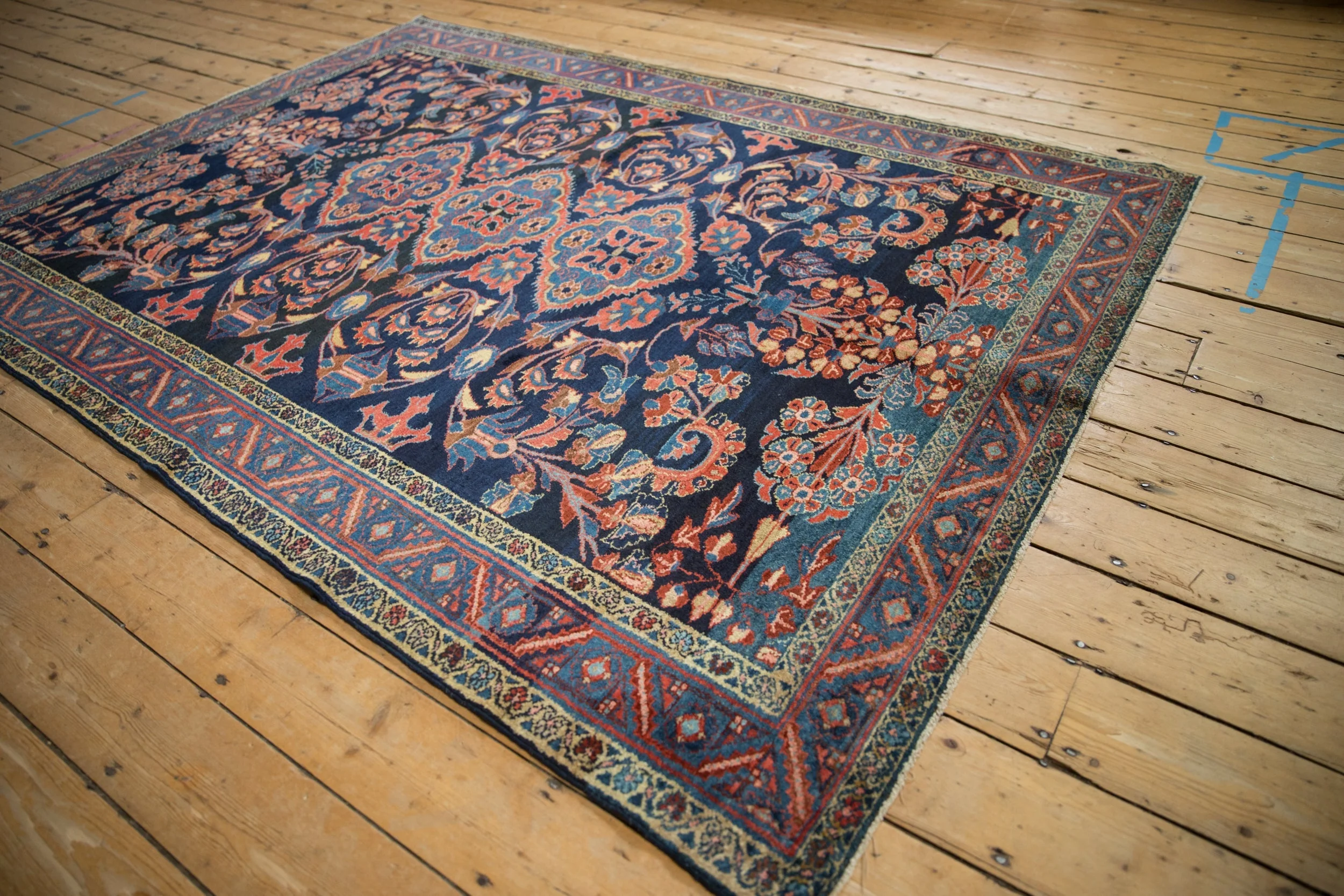5.5x7.5 Vintage Fine Lilihan Carpet - Image 4