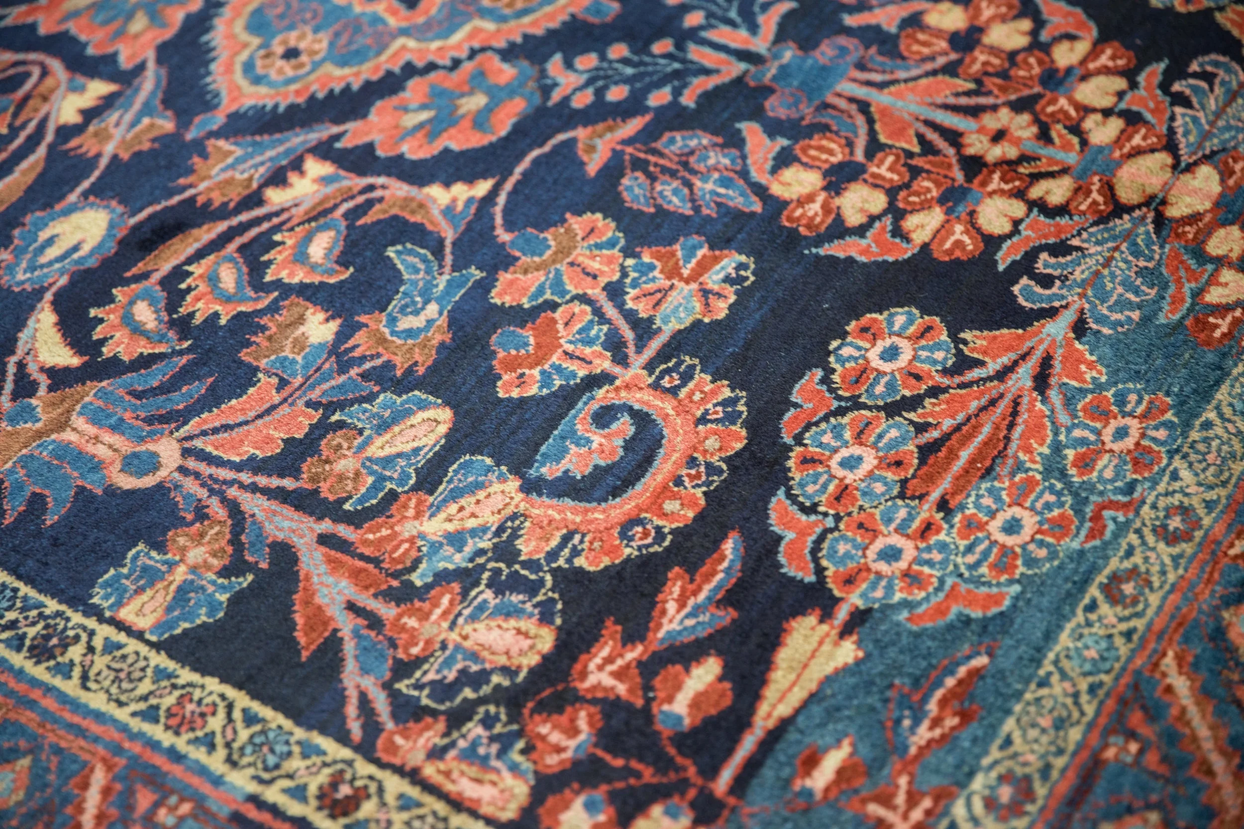 5.5x7.5 Vintage Fine Lilihan Carpet - Image 5