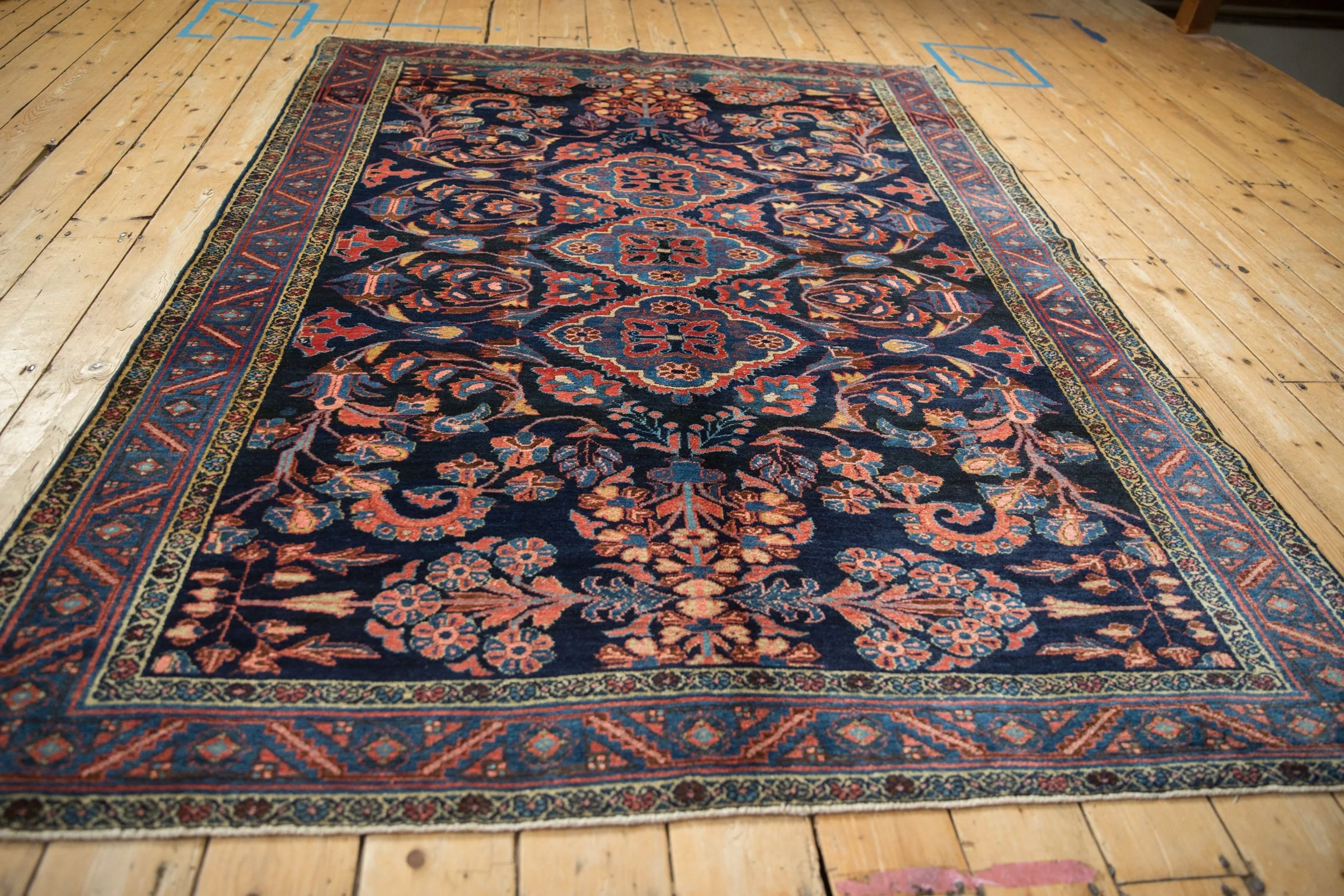 5.5x7.5 Vintage Fine Lilihan Carpet - Image 9
