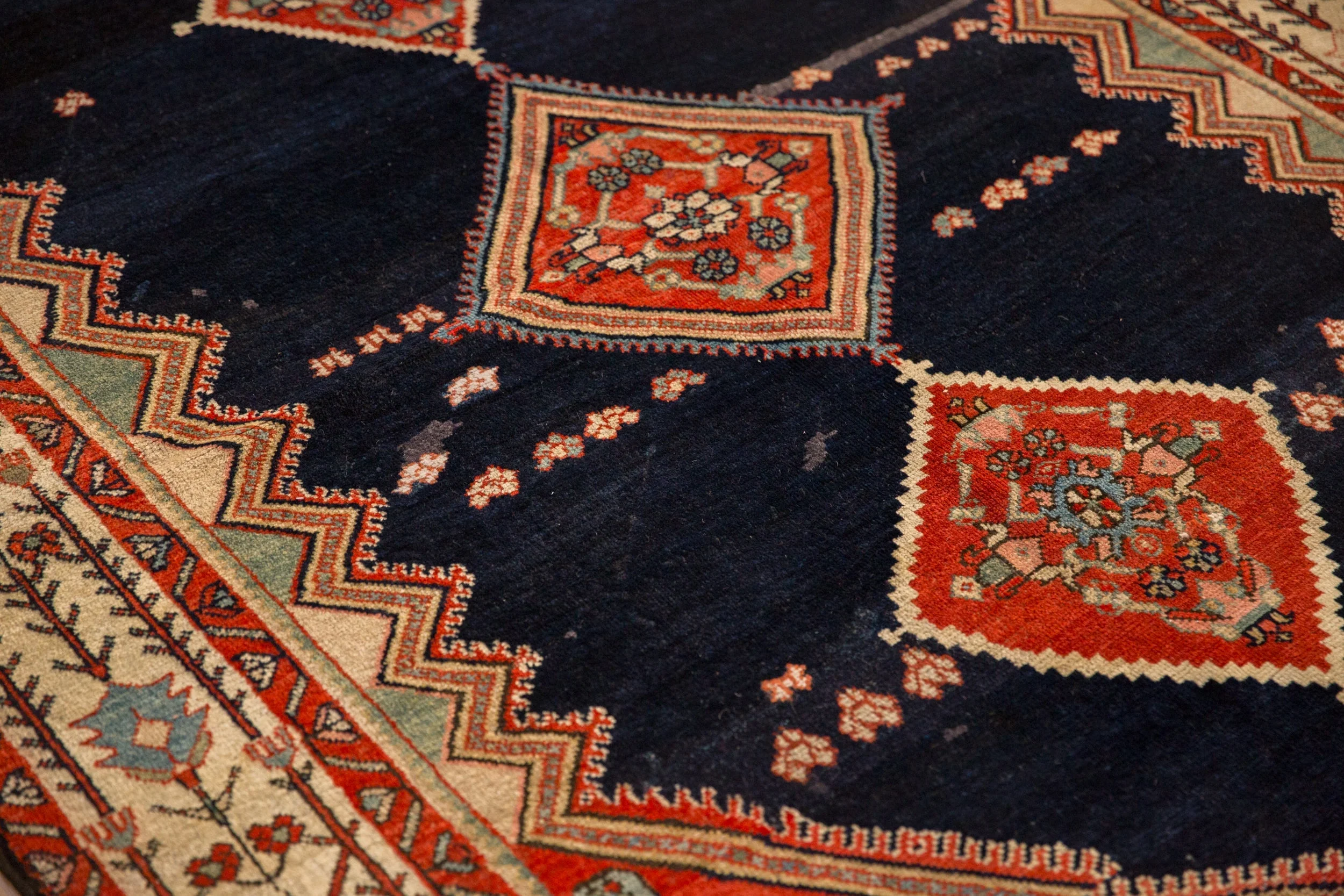 5.5x7.5 Vintage Malayer Carpet - Image 10