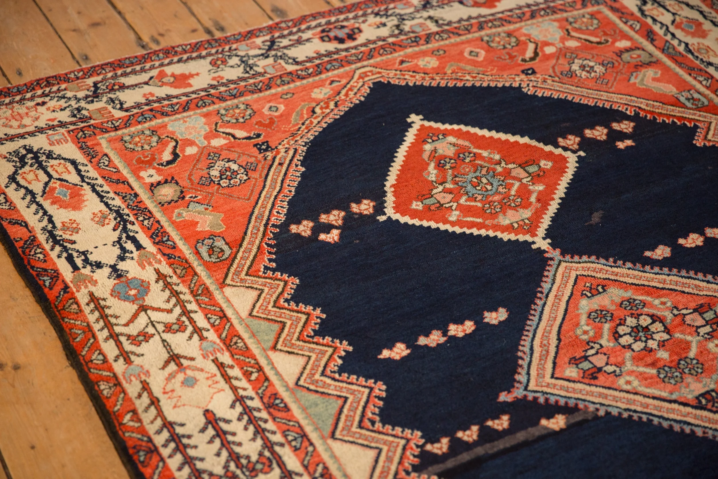 5.5x7.5 Vintage Malayer Carpet - Image 5