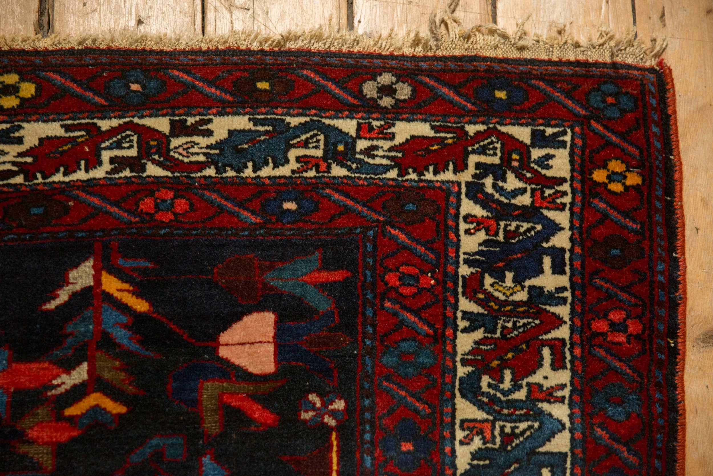 5.5x9 Vintage Bakhtiari Carpet - Image 3