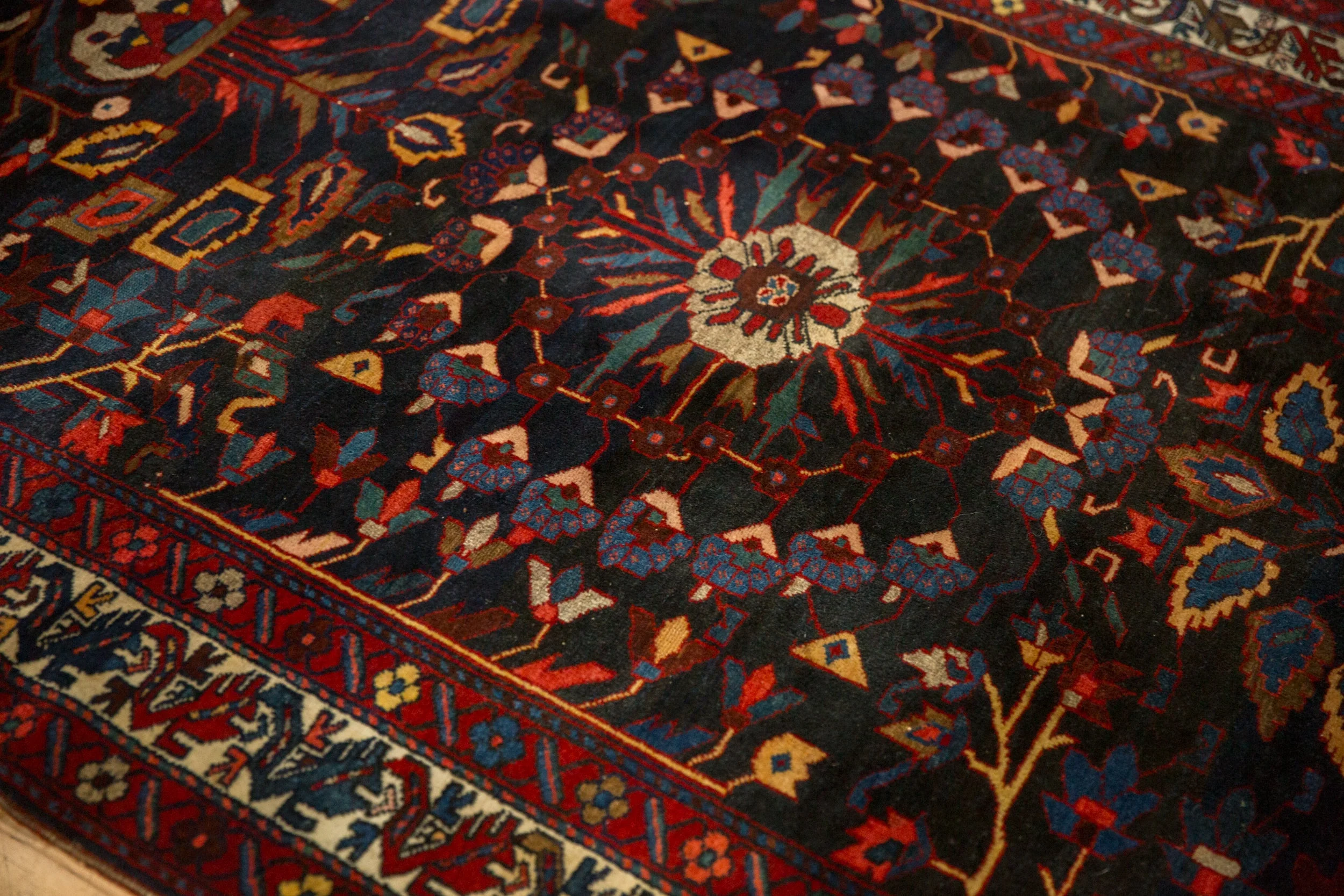 5.5x9 Vintage Bakhtiari Carpet - Image 7