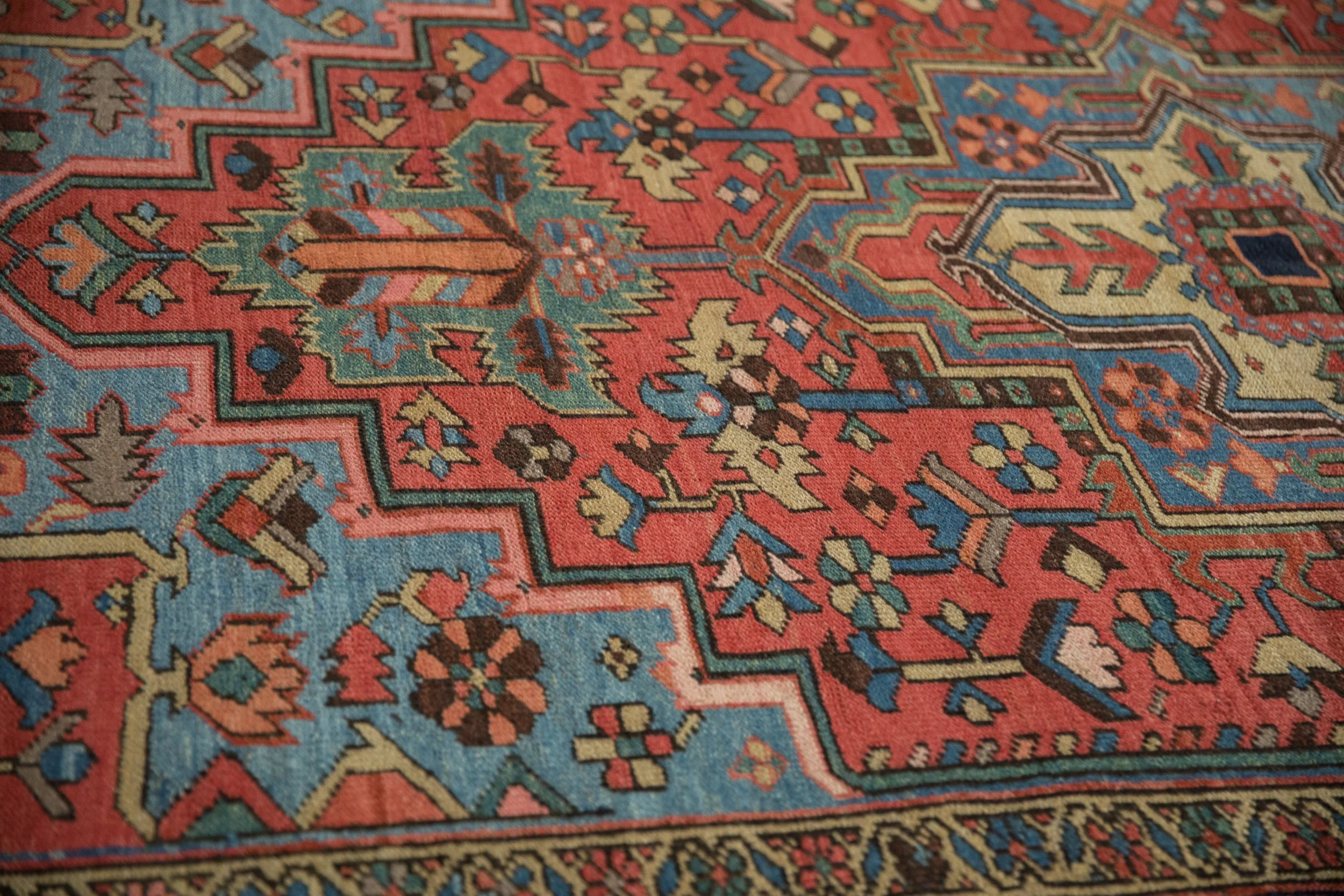 6x9 Antique Heriz Carpet - Image 10