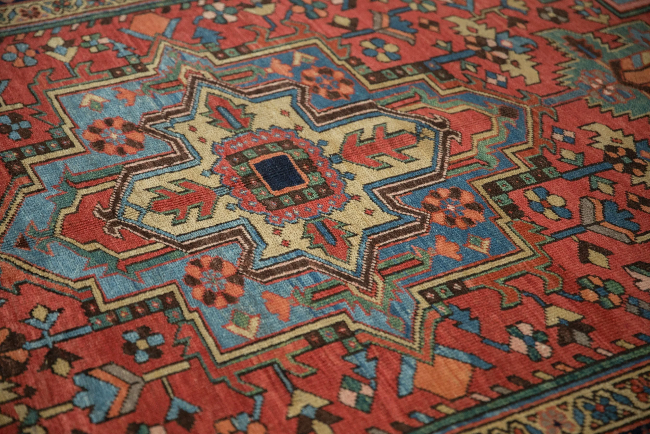 6x9 Antique Heriz Carpet - Image 7