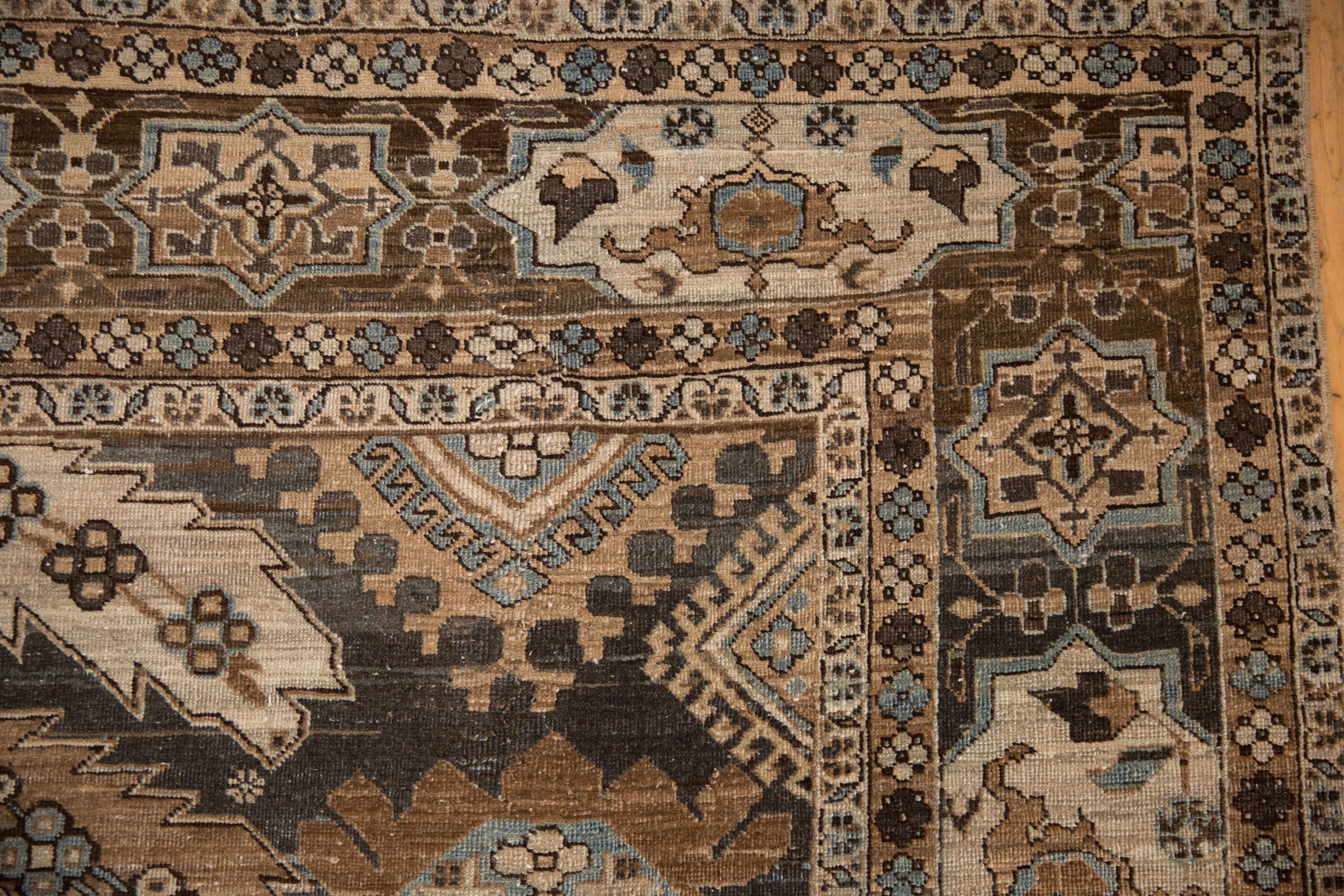 7.5x10.5 Vintage Distressed Khoy Carpet - Image 3