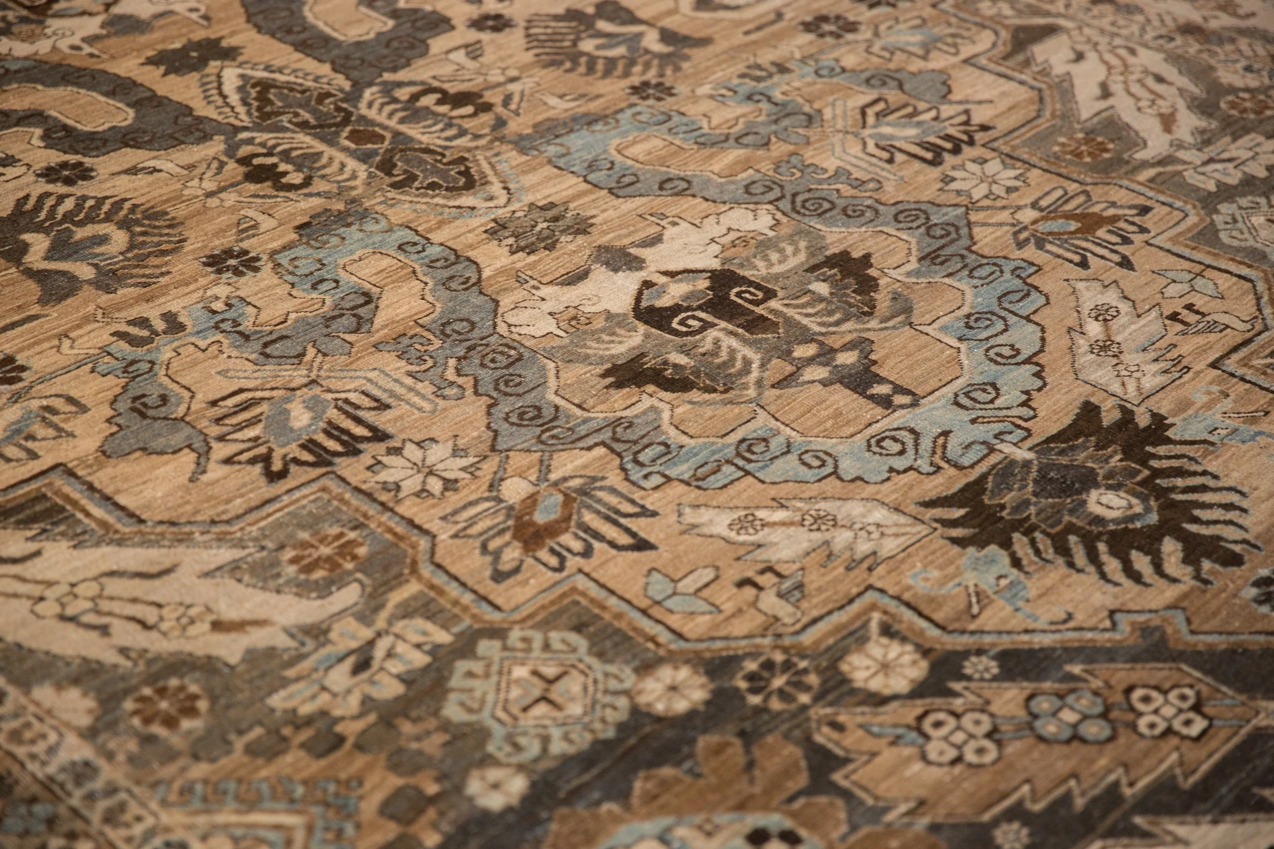 7.5x10.5 Vintage Distressed Khoy Carpet - Image 5