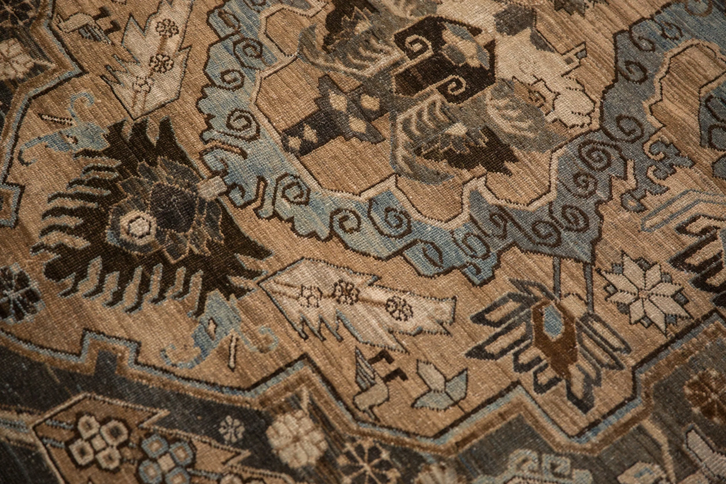 7.5x10.5 Vintage Distressed Khoy Carpet - Image 7