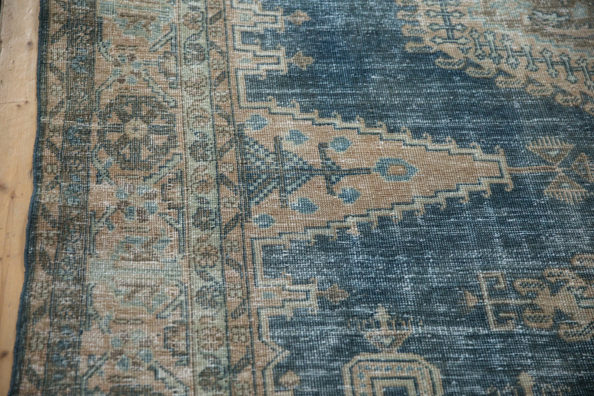 7.5x11 Vintage Distressed Veece Carpet - Image 11
