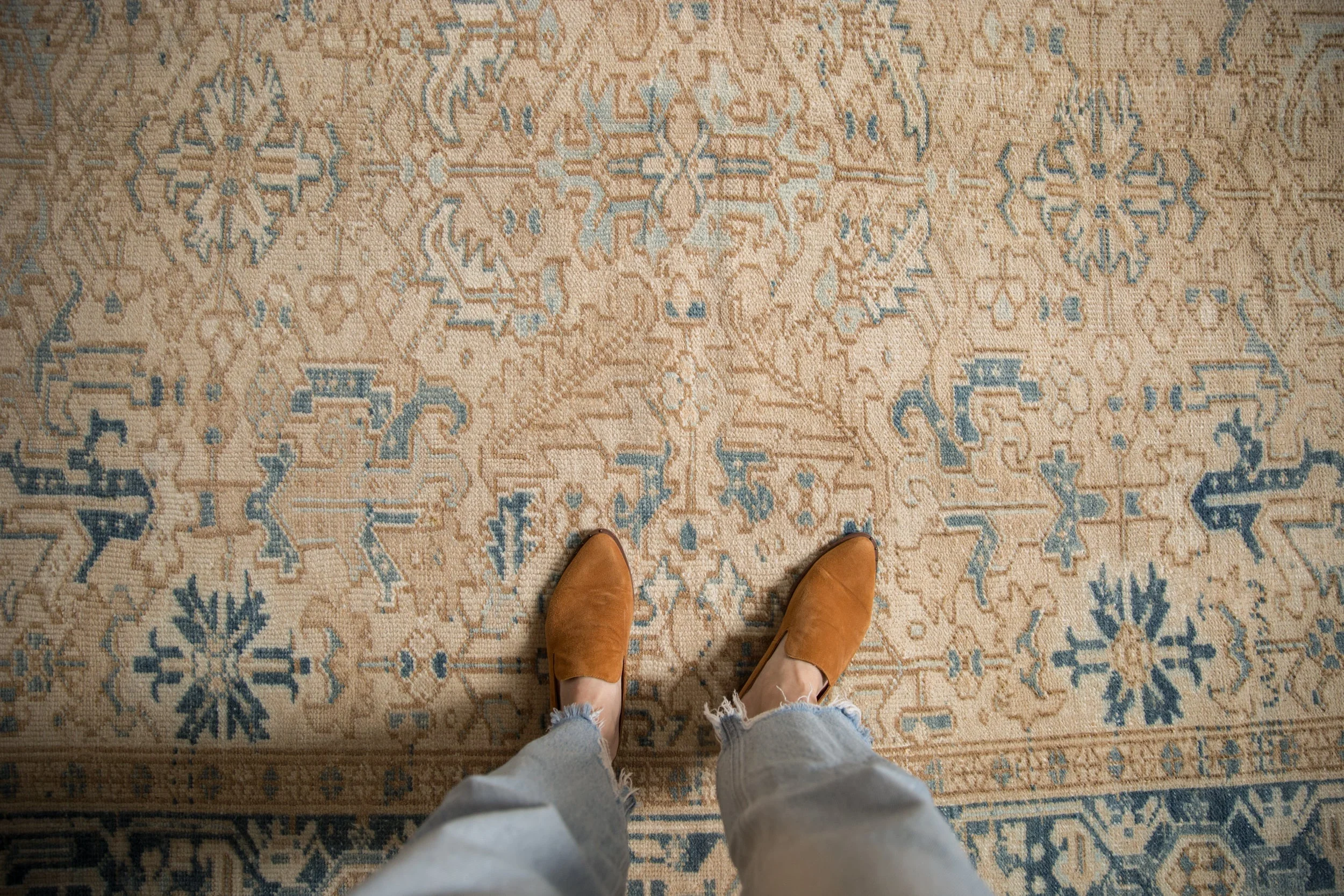 7x8.5 Vintage Distressed Mehrivan Carpet - Image 2