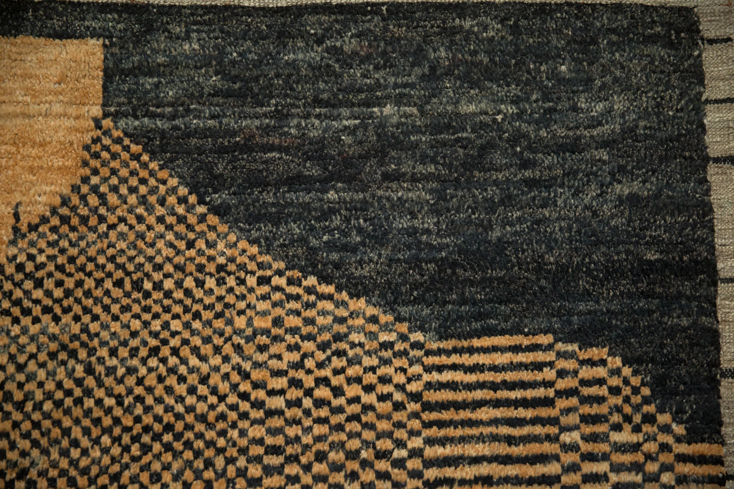 7x9.5 Afghani Moroccan Design Carpet - Image 3