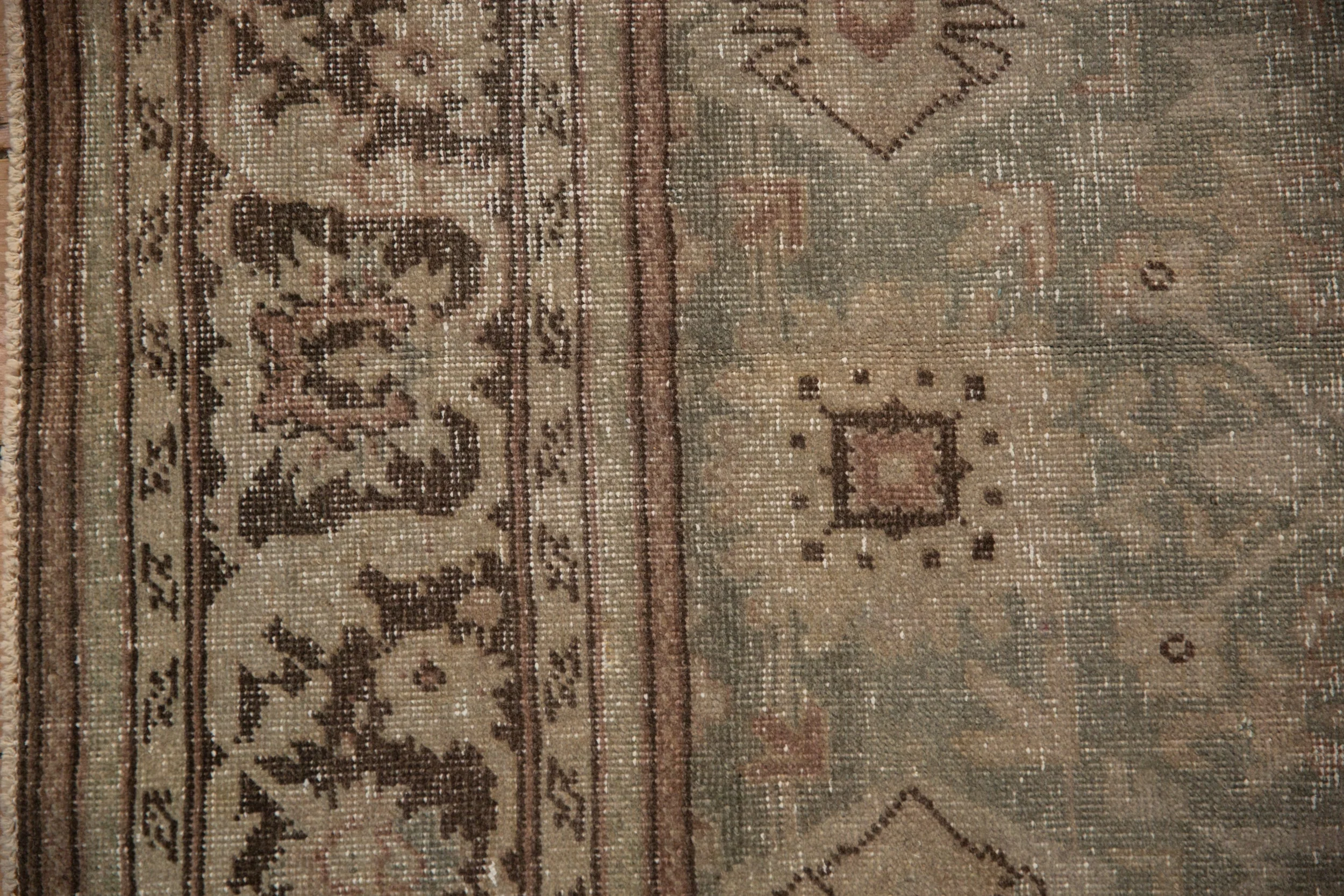 8x11 Vintage Distressed Mahal Carpet - Image 3