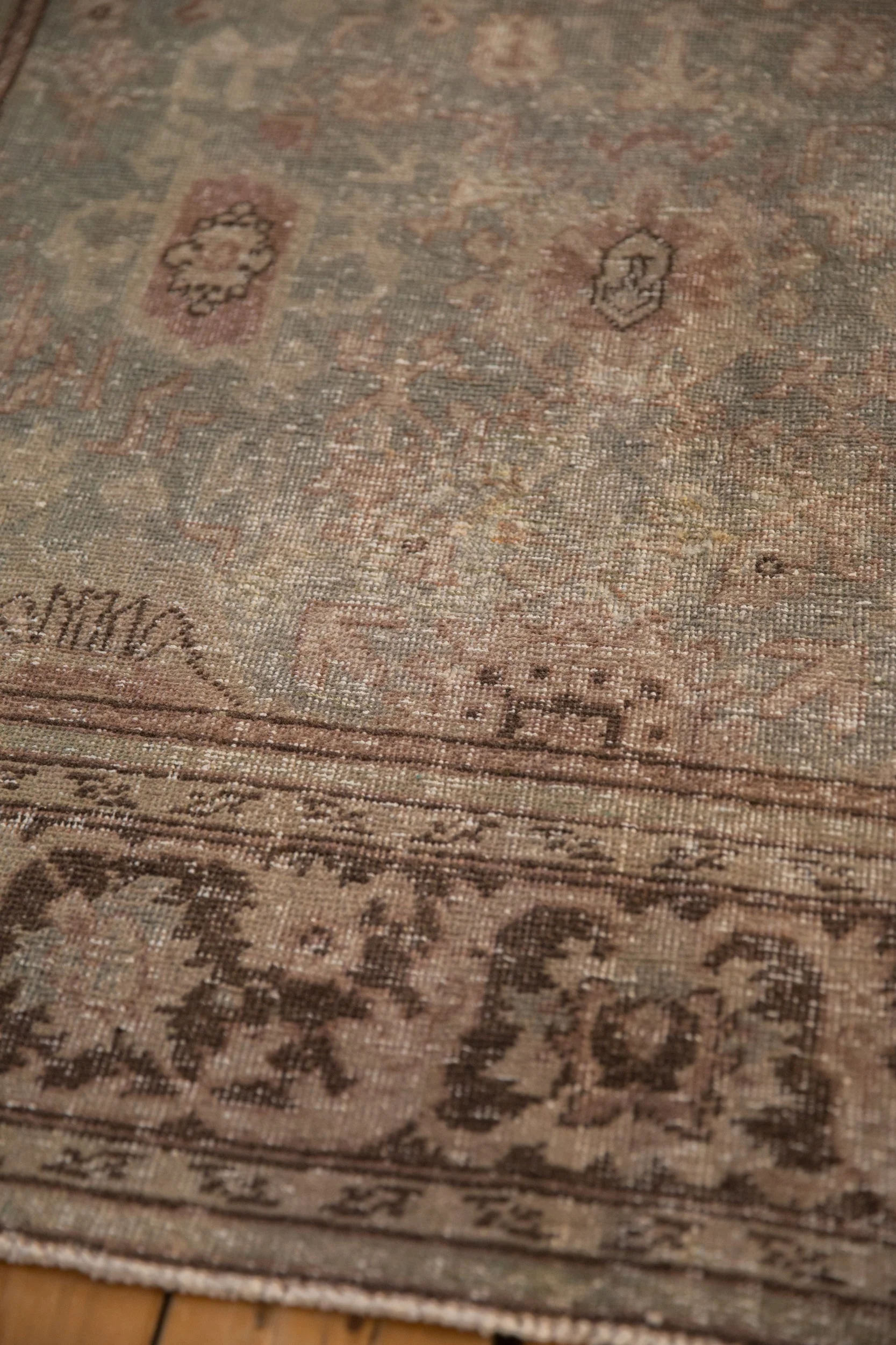 8x11 Vintage Distressed Mahal Carpet - Image 8