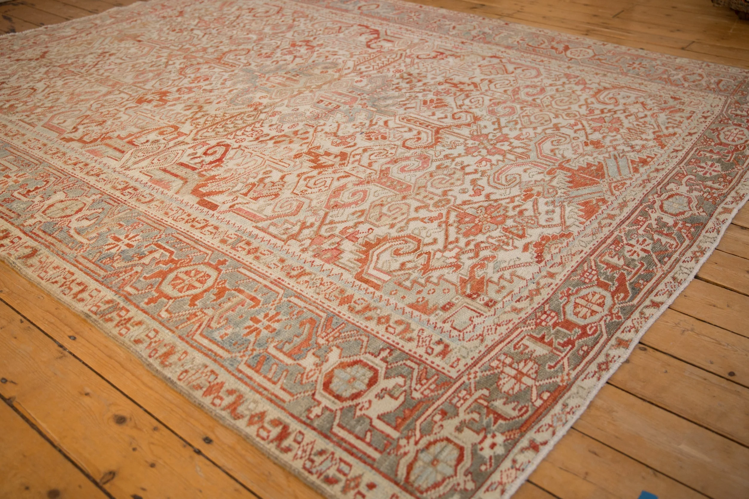 8x9.5 Vintage Distressed Heriz Carpet - Image 4