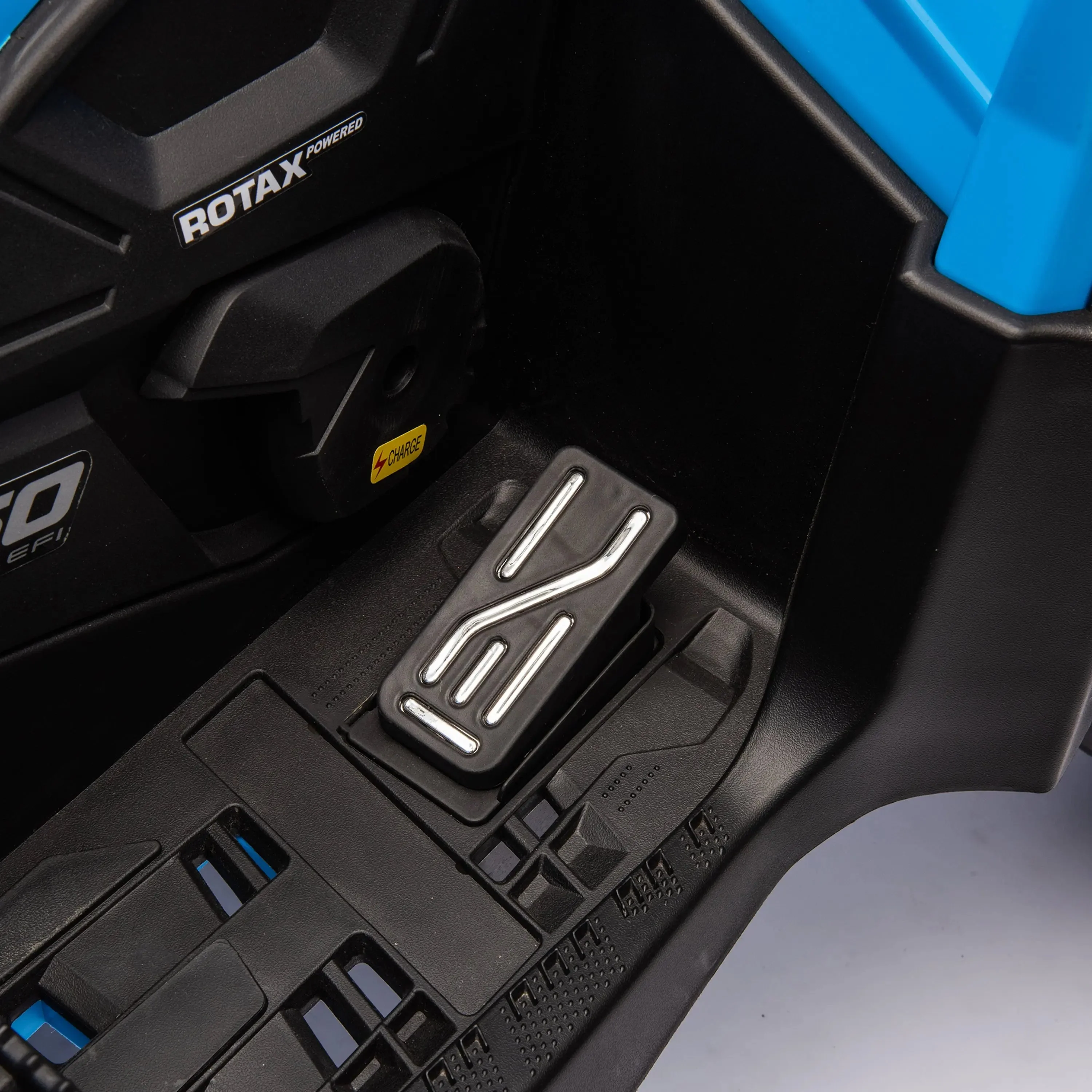 Can-Am Outlander 24V Ride on ATV - Image 10