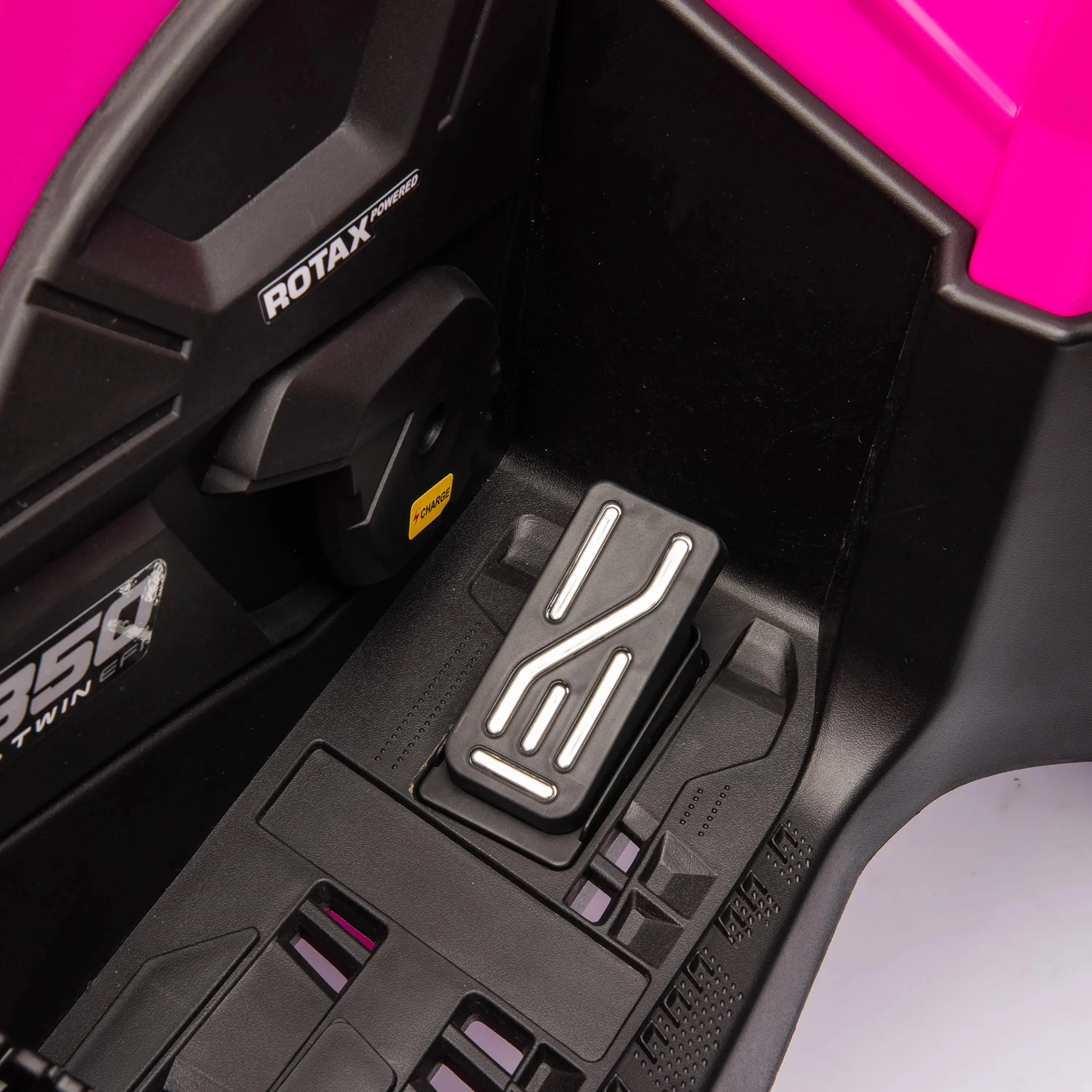 Can-Am Outlander 24V Ride on ATV - Image 32