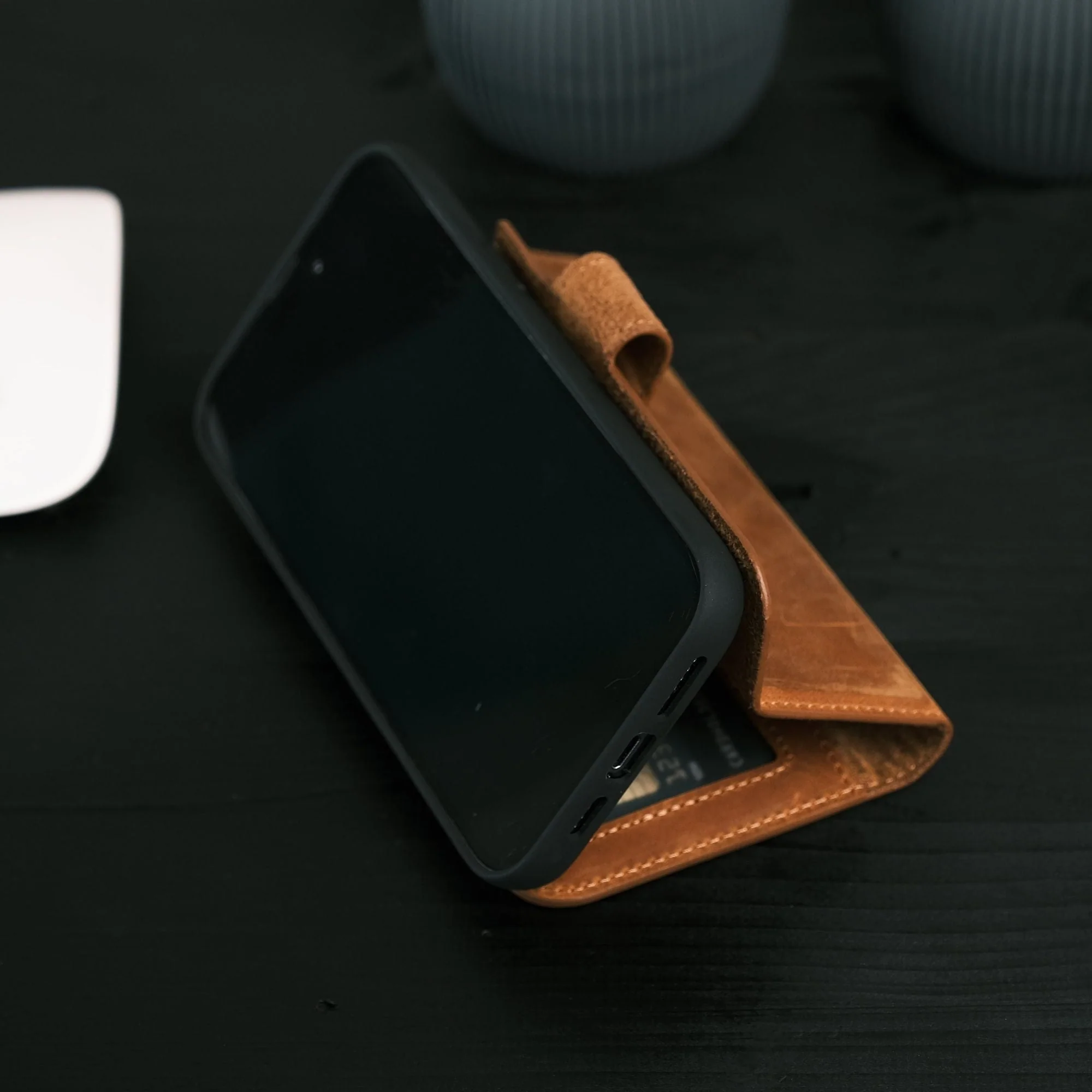Casper Leather iPhone 15 Series Wallet Case - Image 7