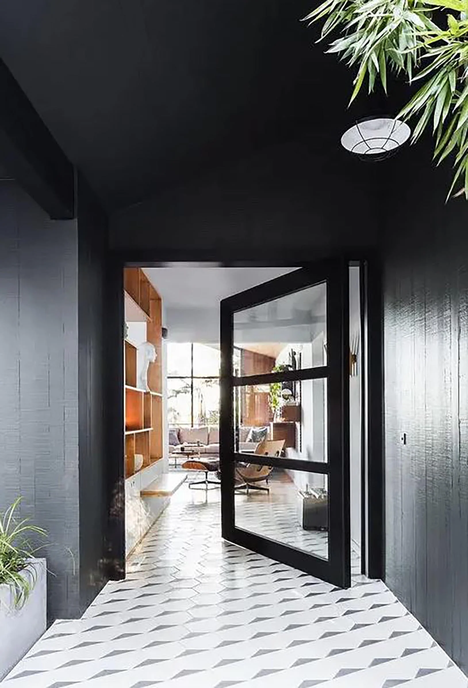 Crios 3 Panel Pivot Door - Image 4