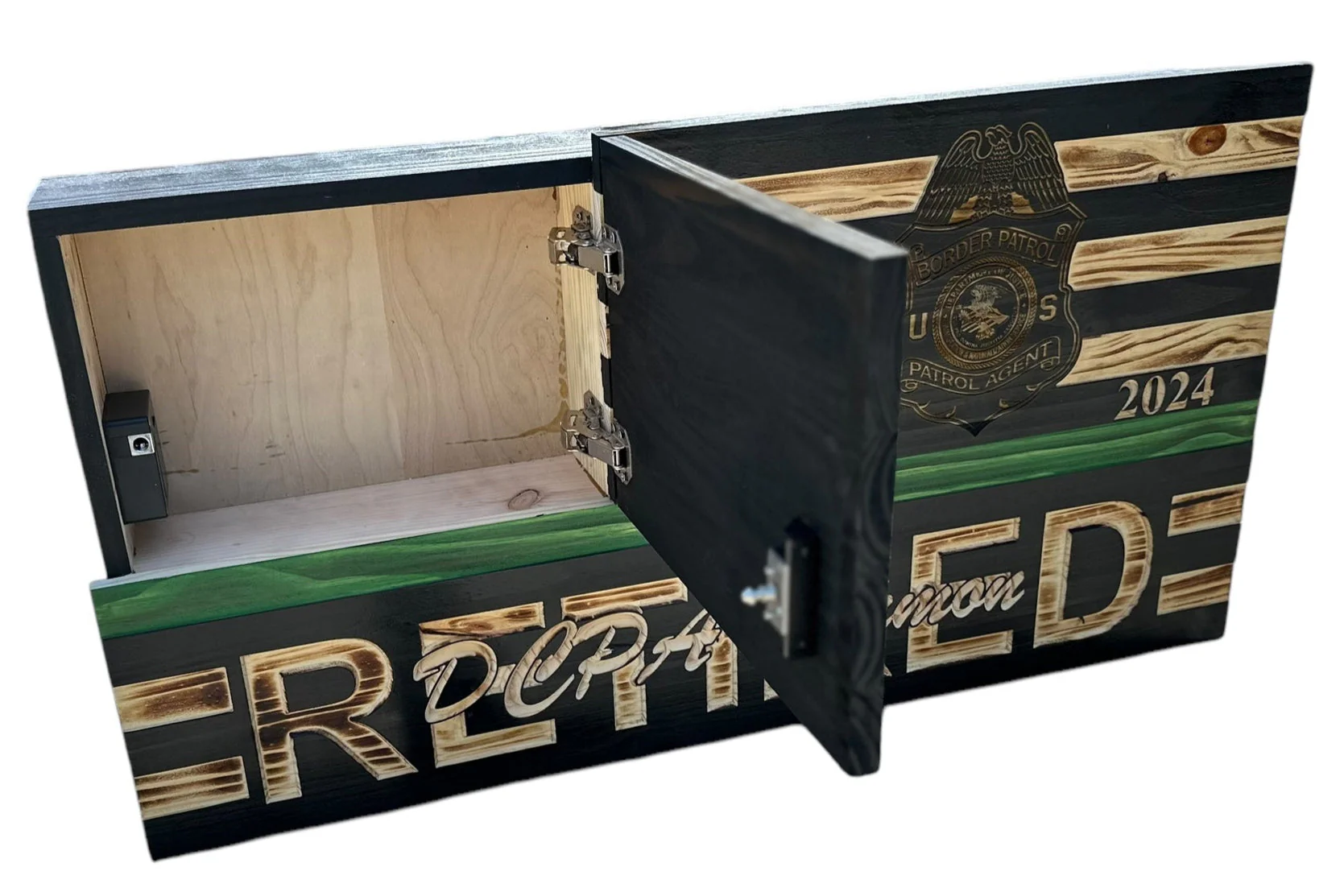 Custom Wooden Concealment American Flag with RFID Lock and Personalized Engraving - Image 3