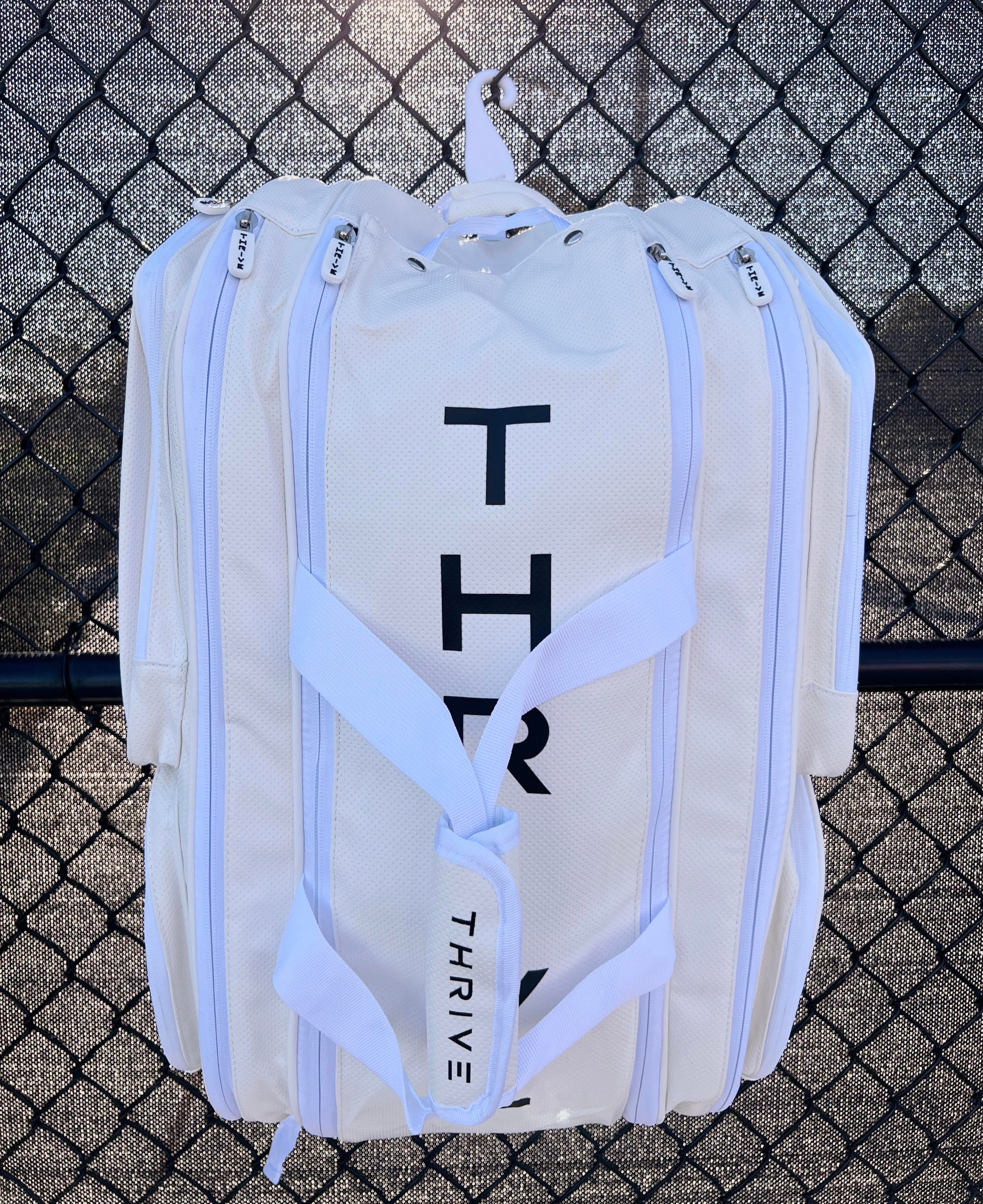 Elite Pro Tour Bag w/shoe bag - WHITE - Image 4