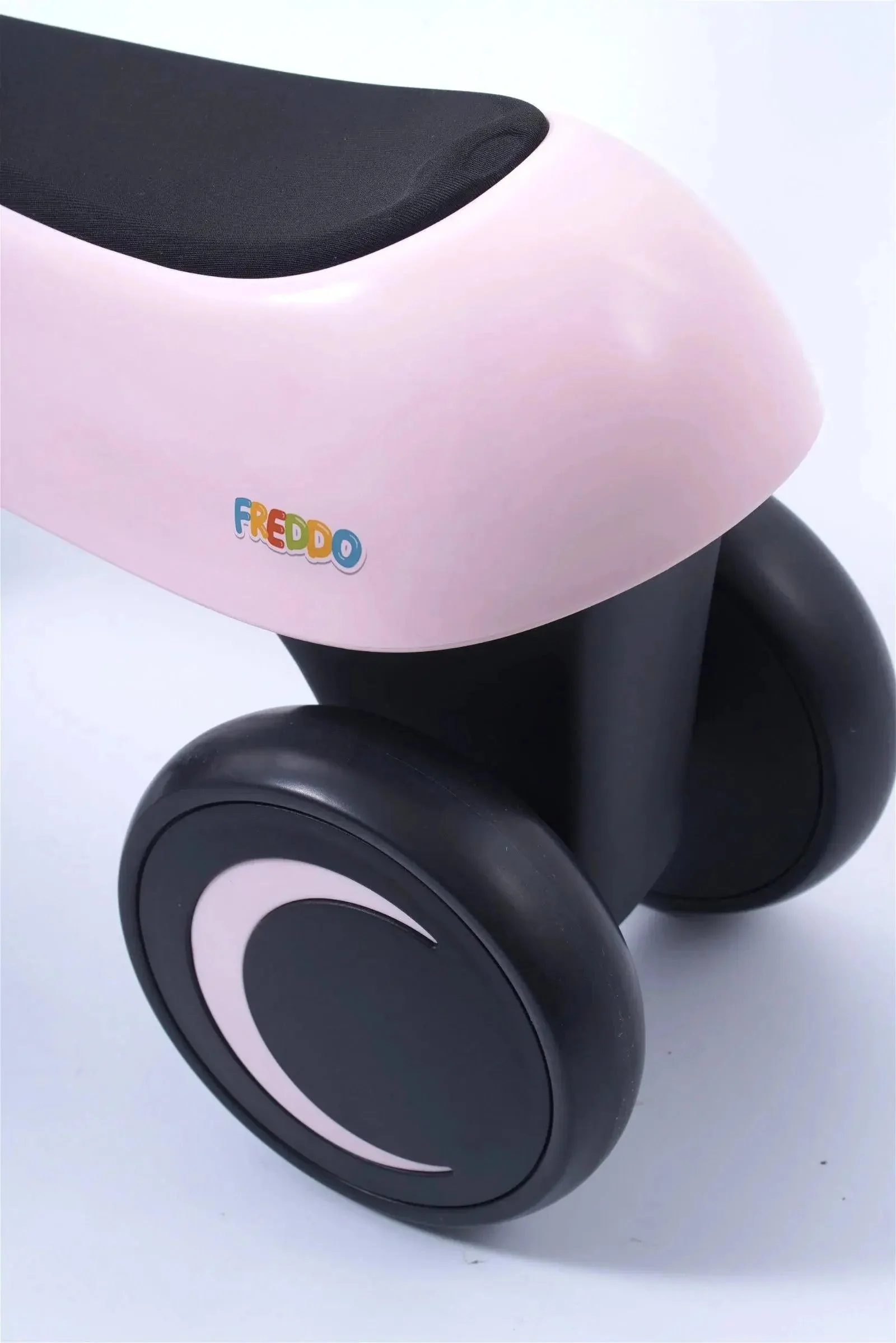 Freddo Toys 4 wheel Balance Bike - Image 7