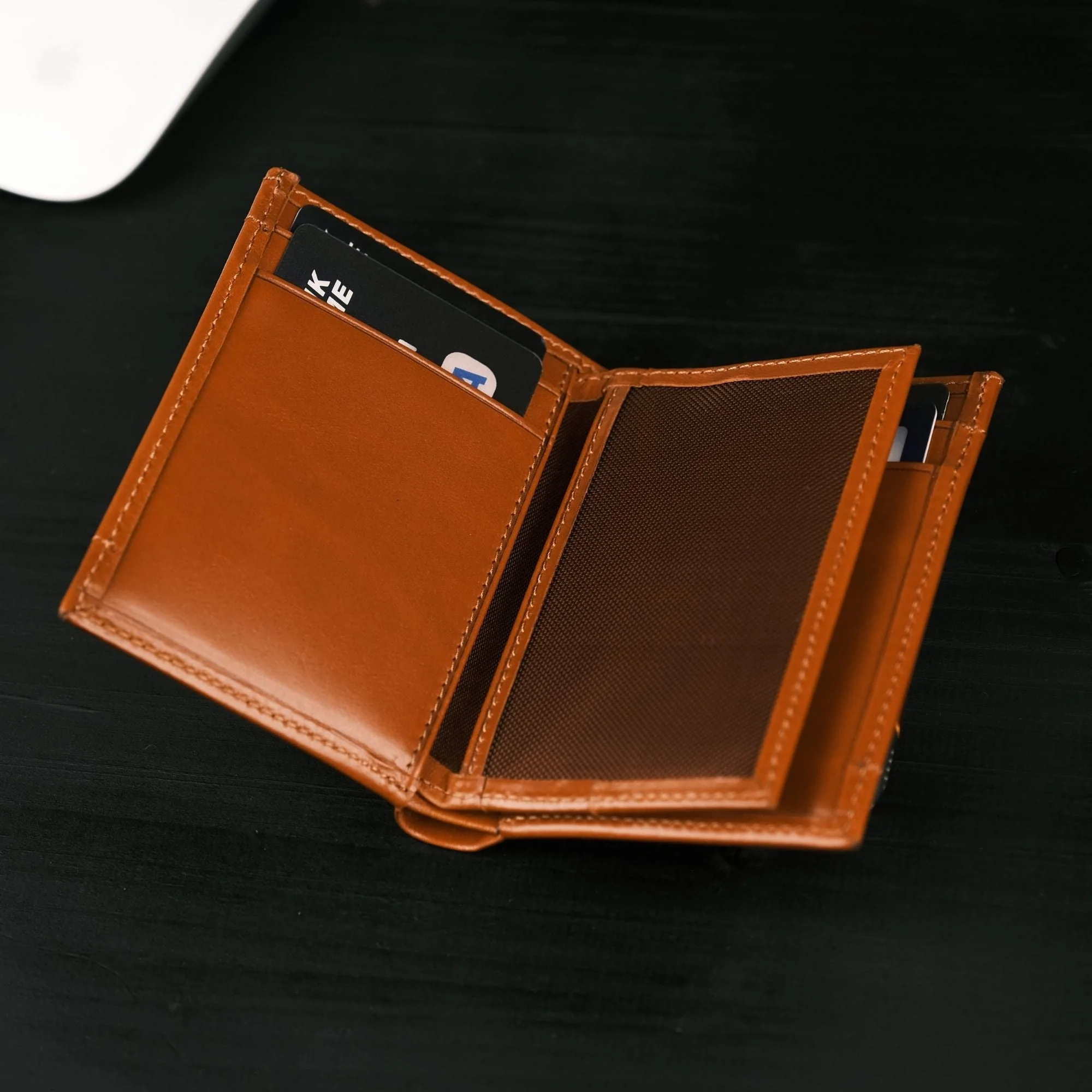 Glendo Apple AirTag Slot Leather Wallet, Handcrafted, Unisex - Image 10