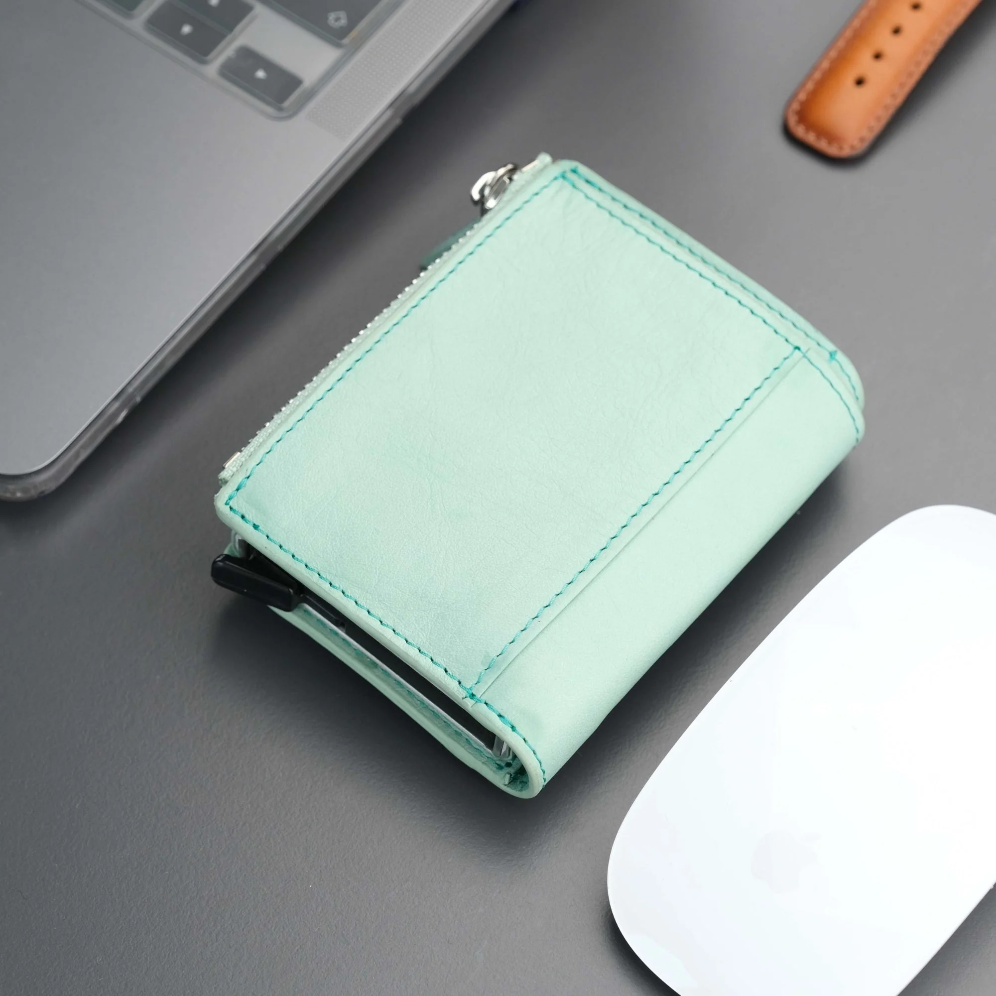 Glenrock Green Leather Pop-up Cardholder Wallet - Image 10