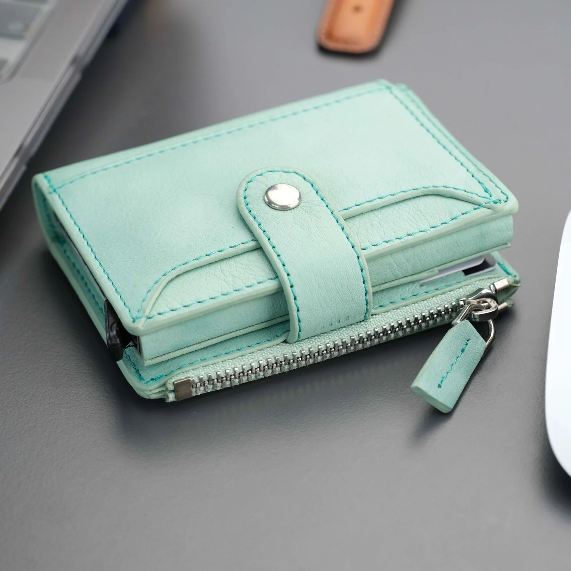 Glenrock Green Leather Pop-up Cardholder Wallet - Image 12