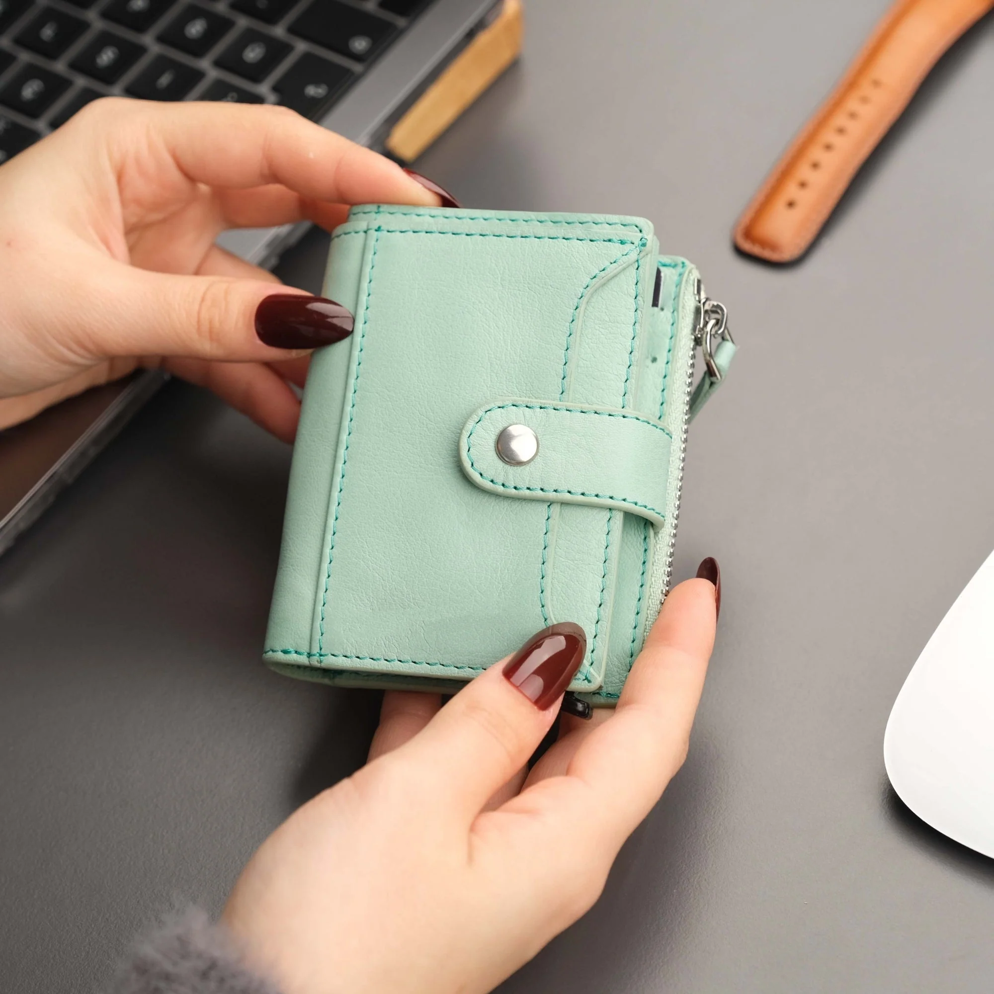 Glenrock Green Leather Pop-up Cardholder Wallet - Image 2