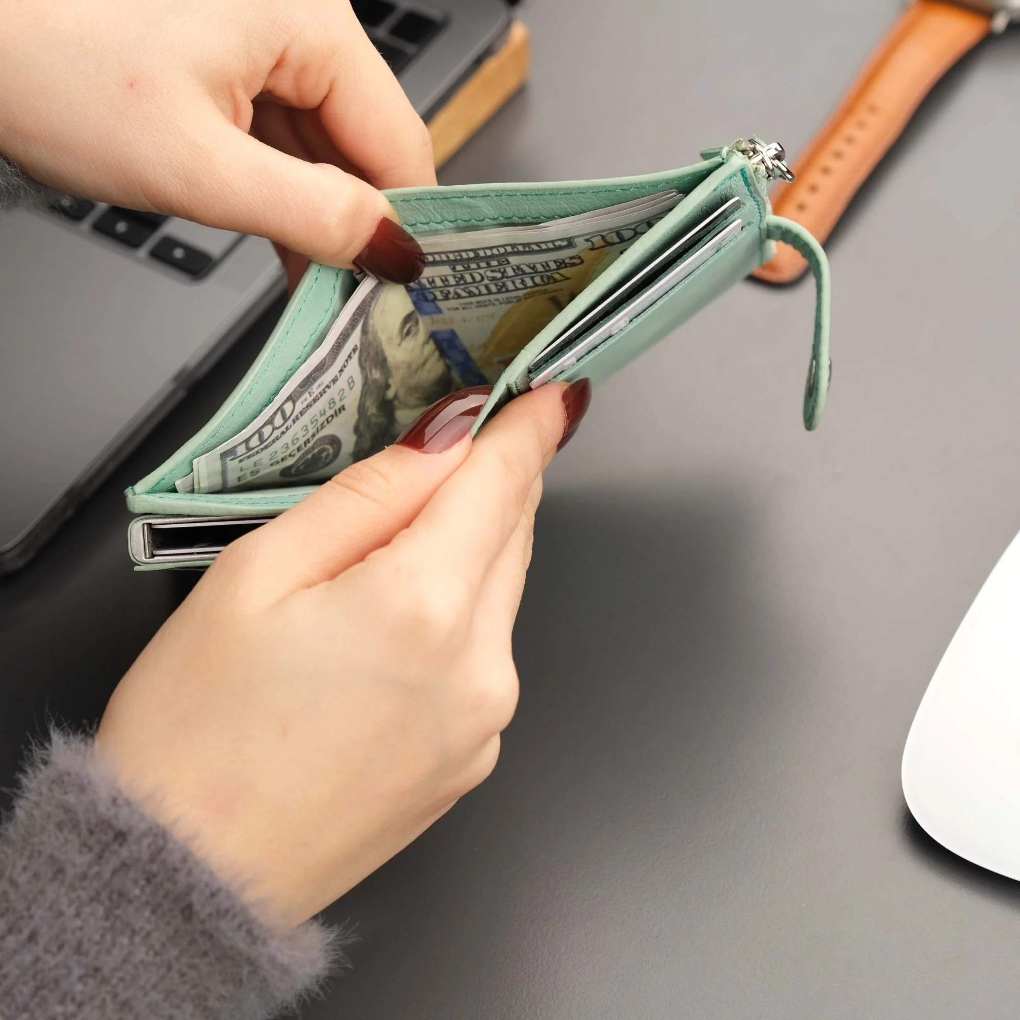 Glenrock Green Leather Pop-up Cardholder Wallet - Image 3