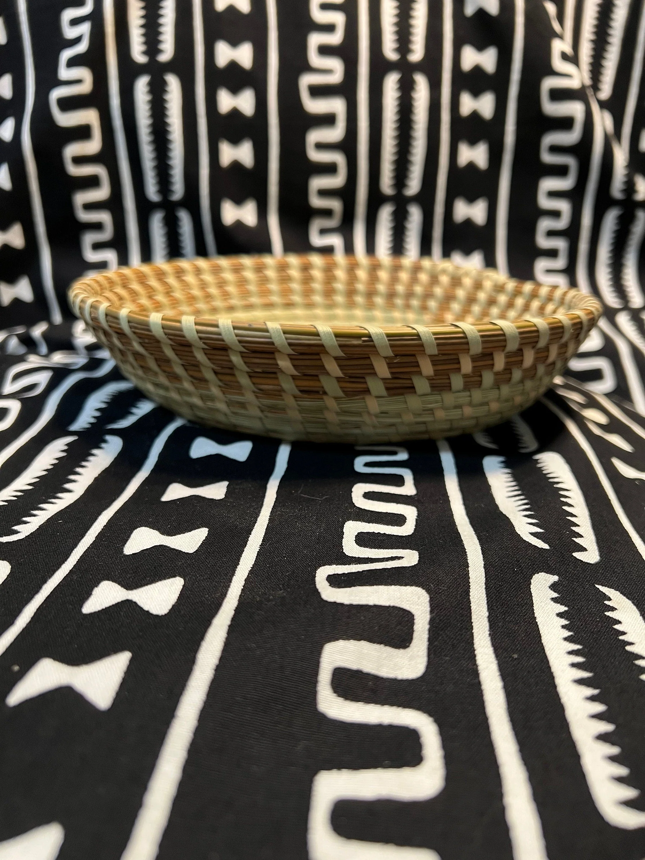 Gullah Catch All Sweetgrass and Bulrush Hand woven Basket sewn in Charleston, South Carolina - Image 2
