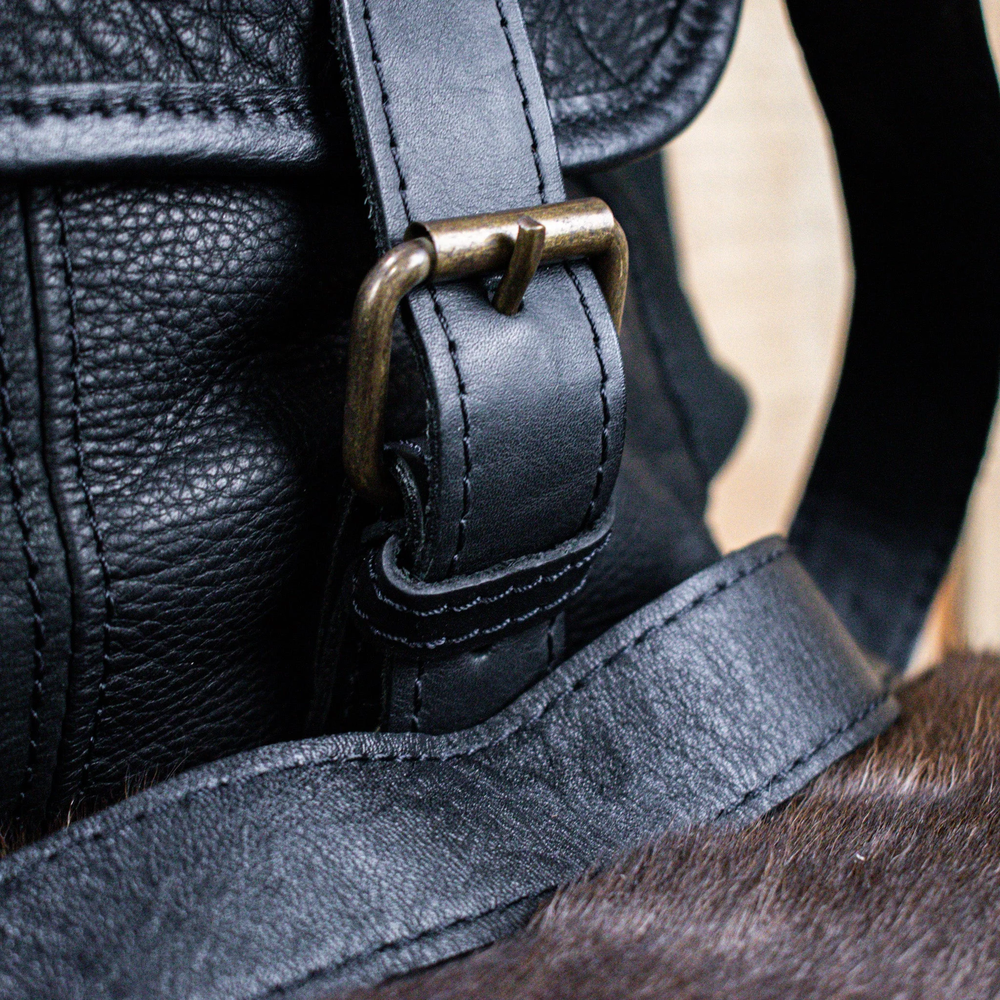 Leather Hide Laptop Bag - Black (Buckles) - Image 2