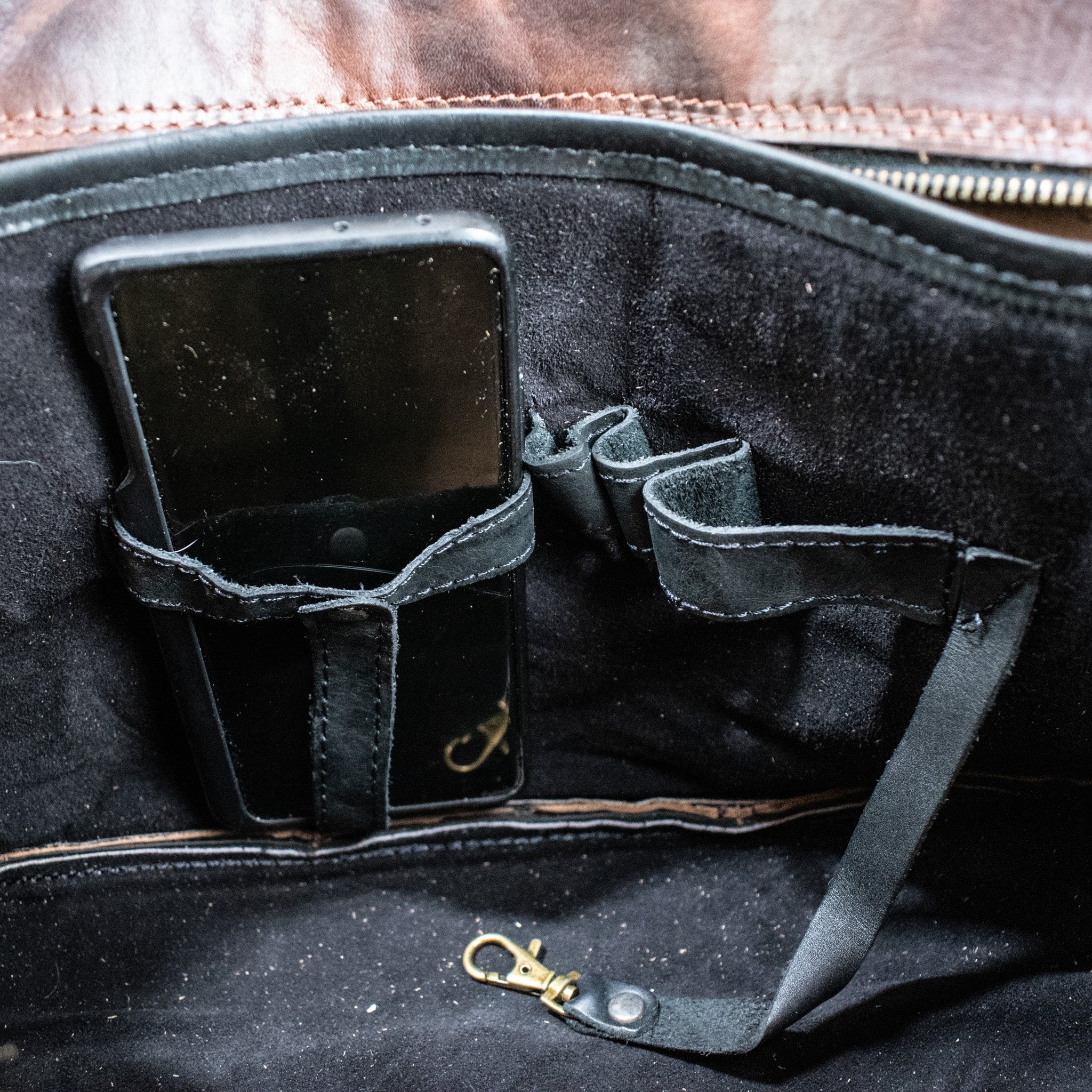 Leather Hide Laptop Bag - Rustic Merlot and Black (Buckles) - Image 6