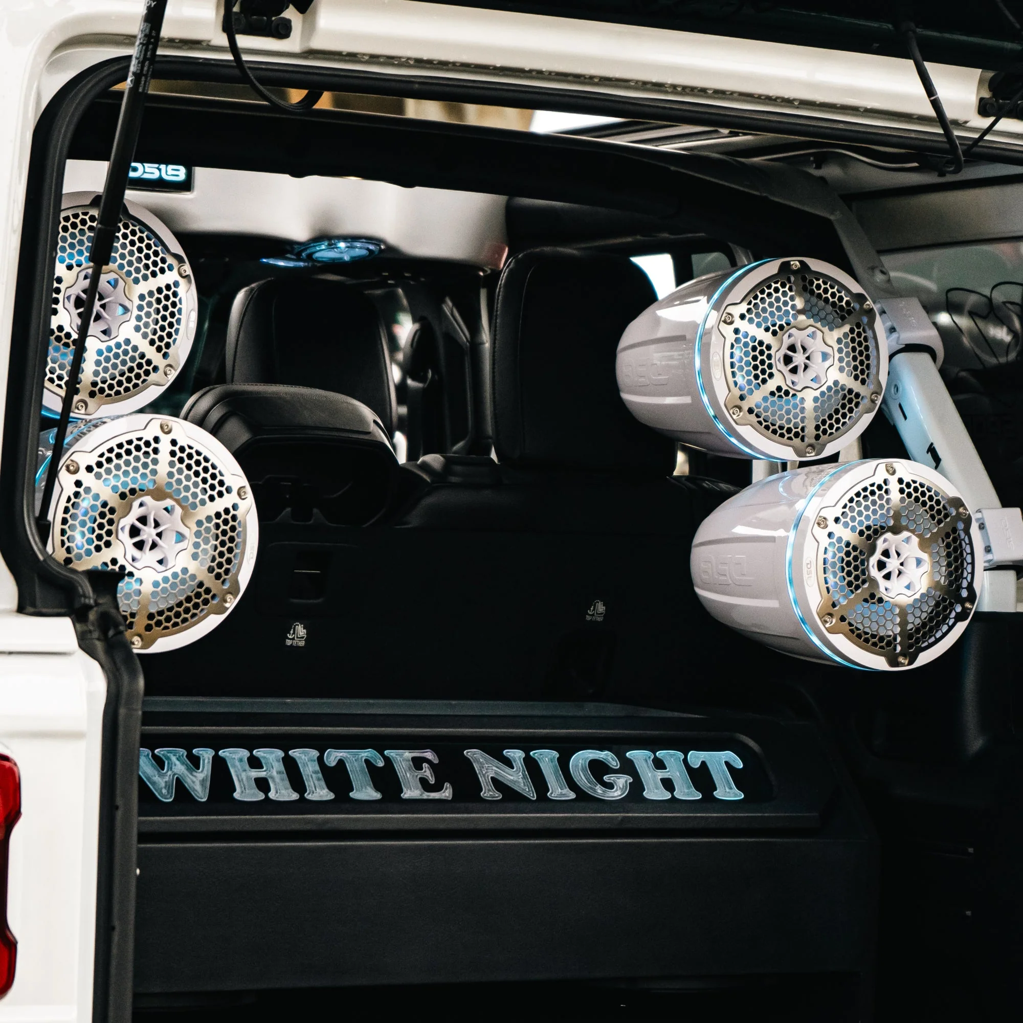 NXL 6.5" Marine and Powersports Towers LED RGB Lights 100 Watts Rms - Black Carbon Fiber - Image 4