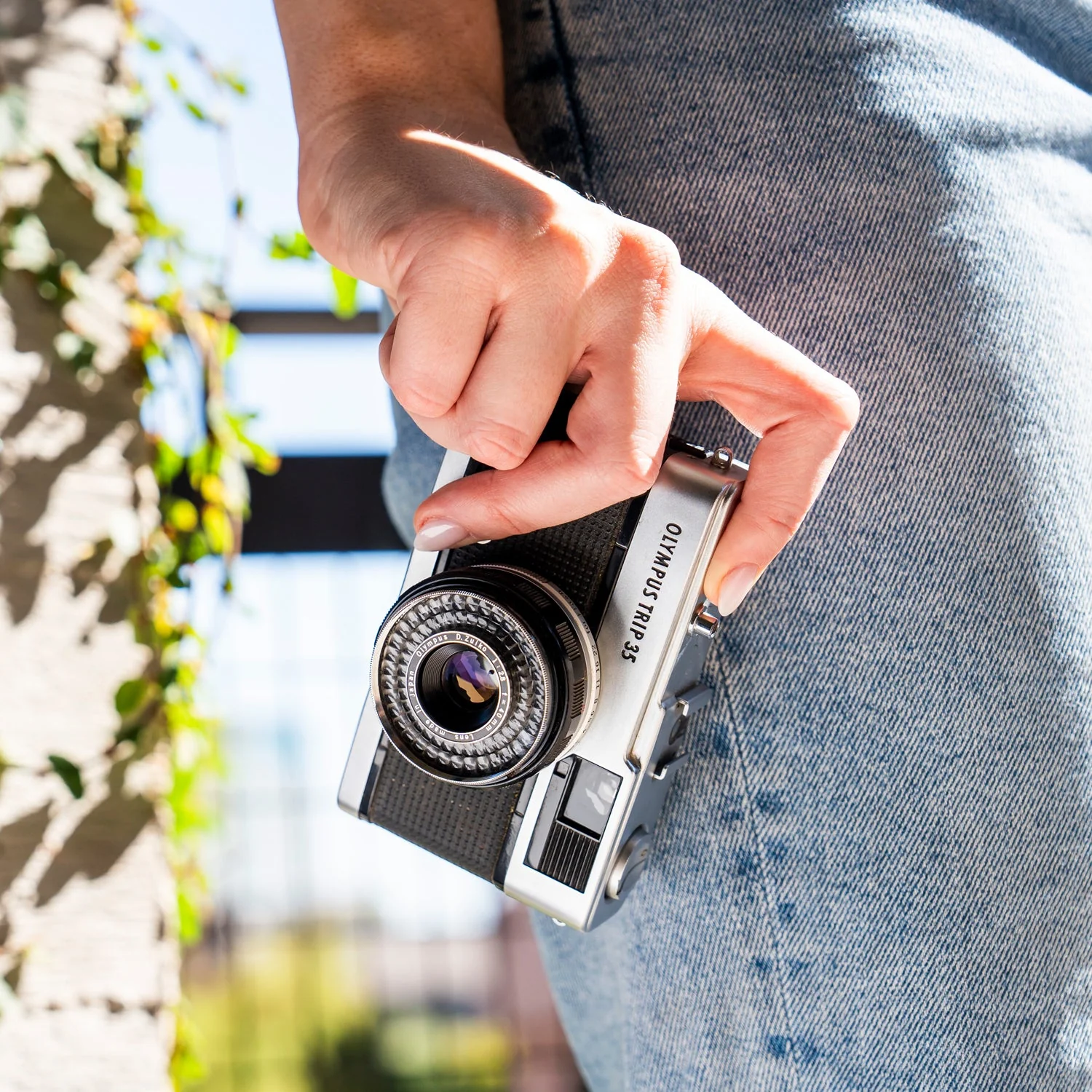 Olympus Trip 35 | 35mm Point and Shoot Film Camera - Image 7