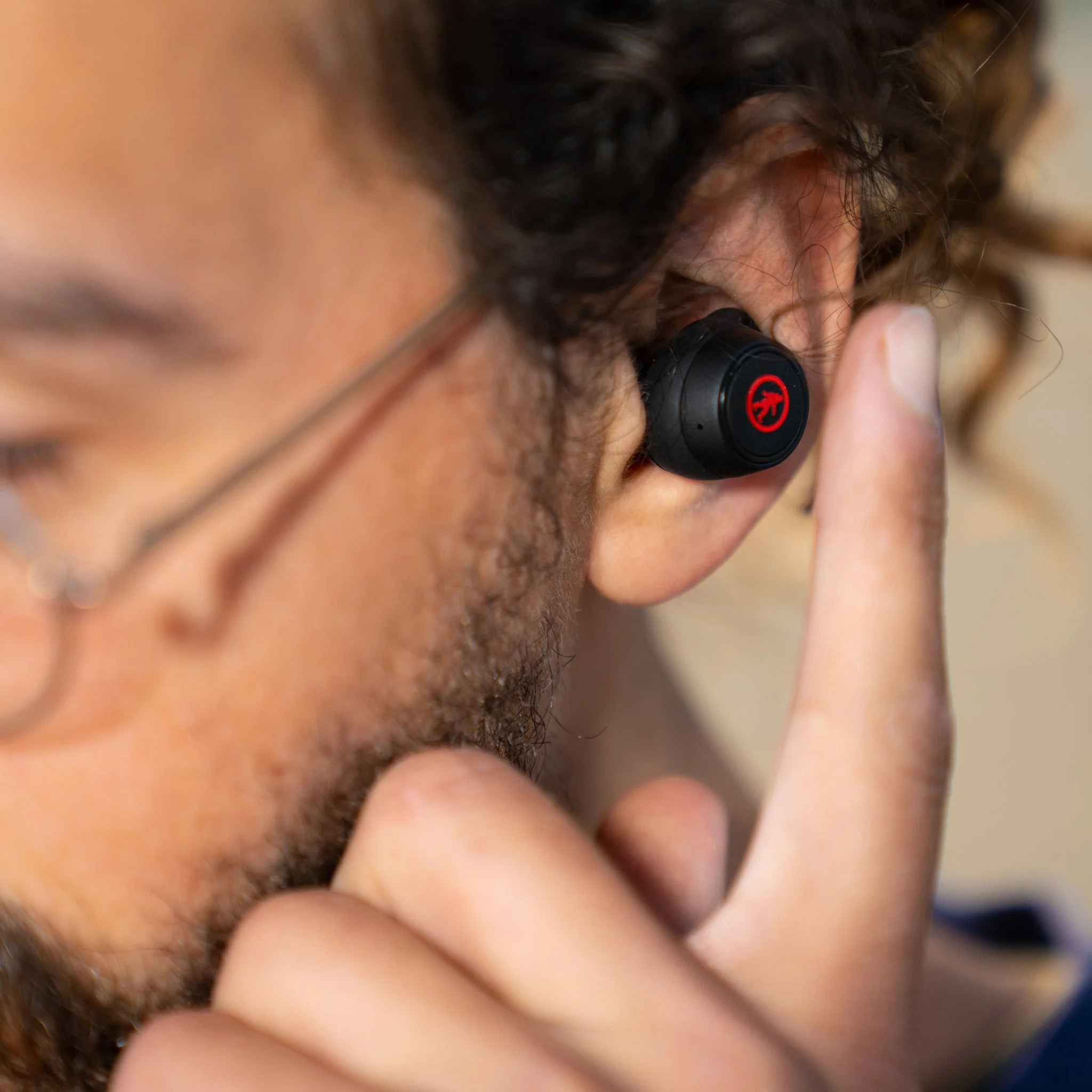 Pearls Earbuds with Rechargeable Case - Image 9