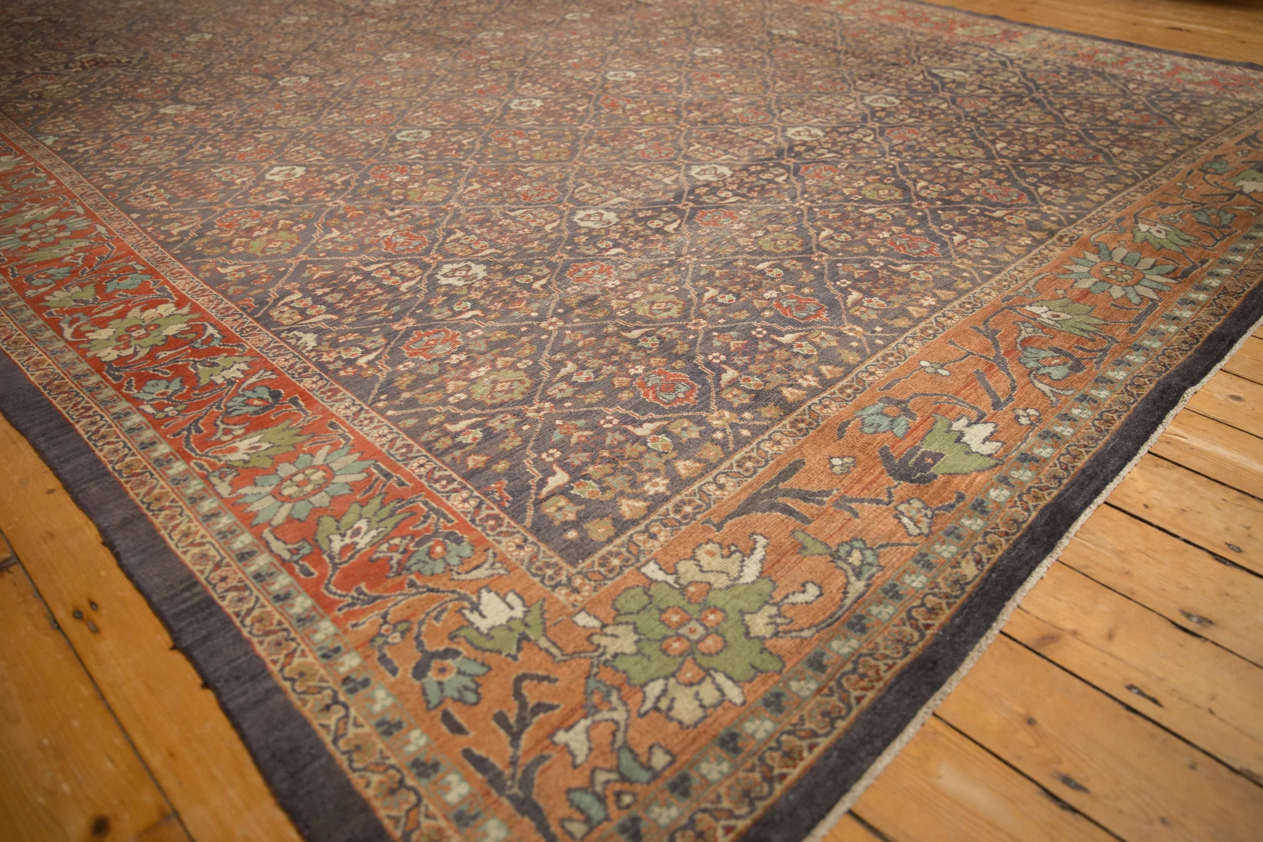 RESERVED 10.5x13.5 Vintage Distressed Mahal Carpet - Image 4