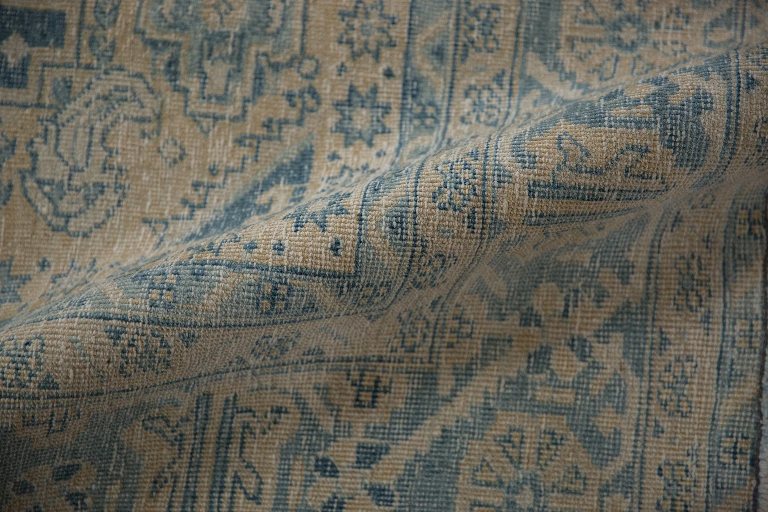 RESERVED 7x10 Vintage Distressed Veece Carpet - Image 10