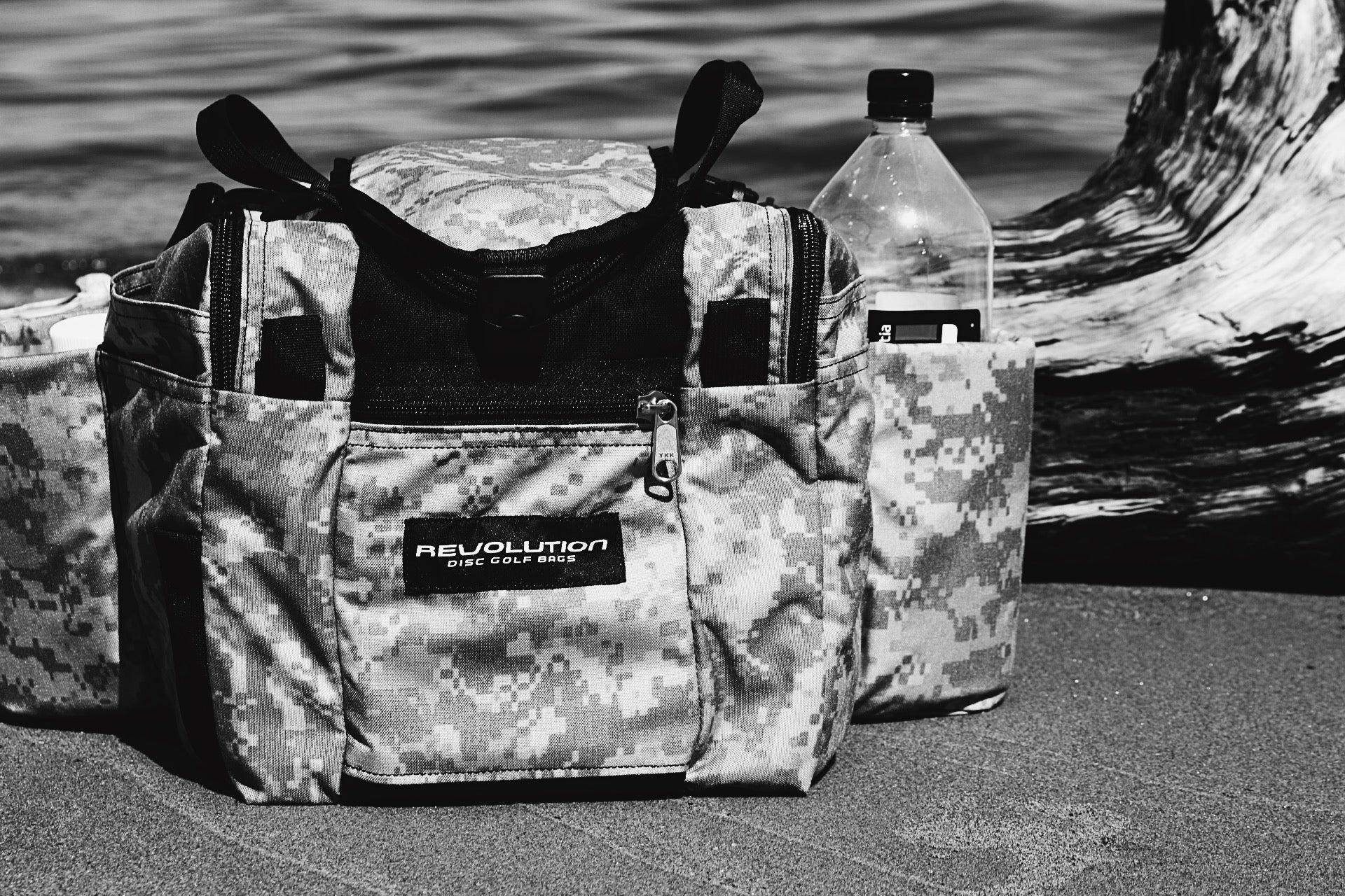 Revolution Mini Deluxe V3 Disc Golf Bag - Onyx - Image 24